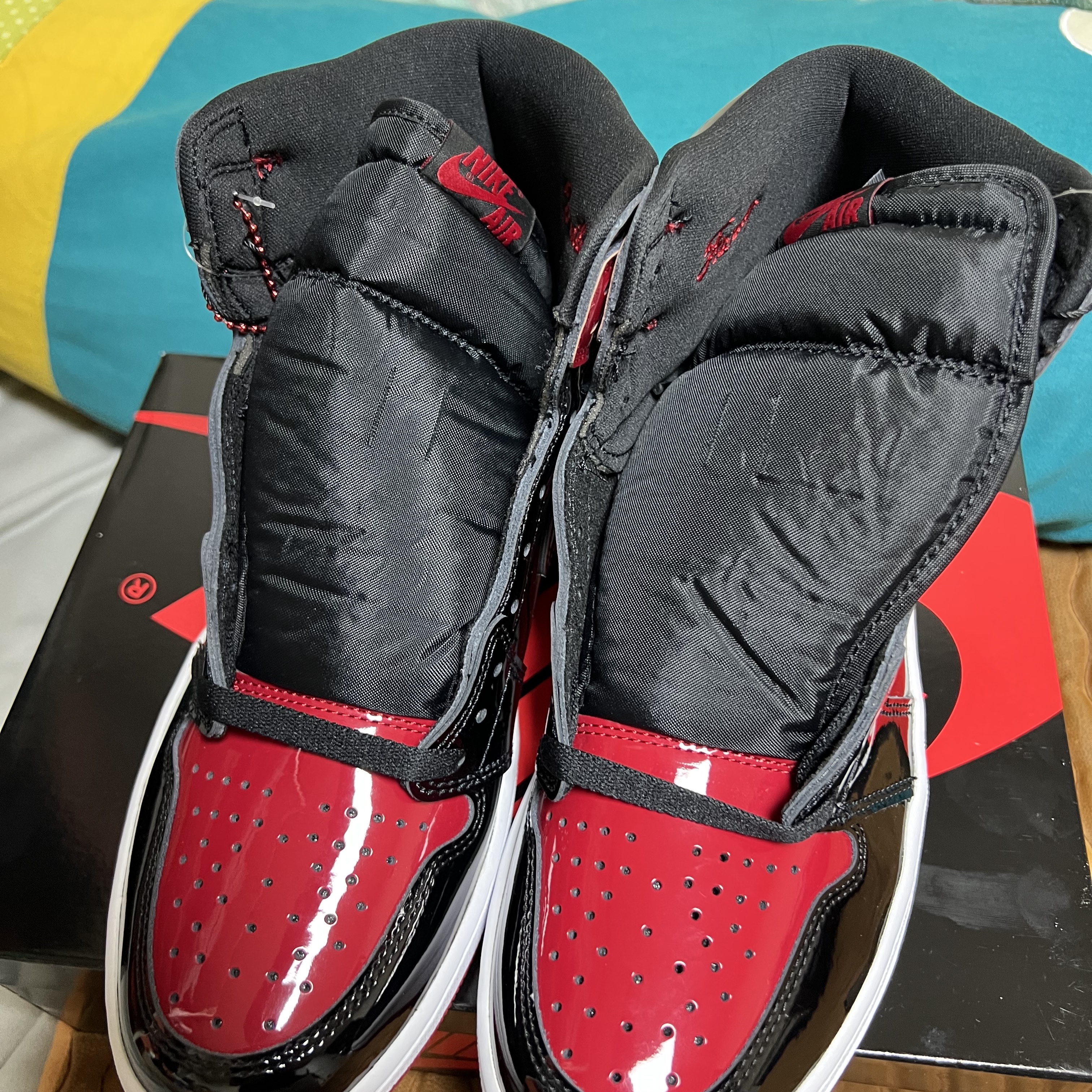 Jordan 1 Retro High OG Patent Bred, Jordan 1 Retro High Shattered Backboard 3.0 착용 스타일 - 4