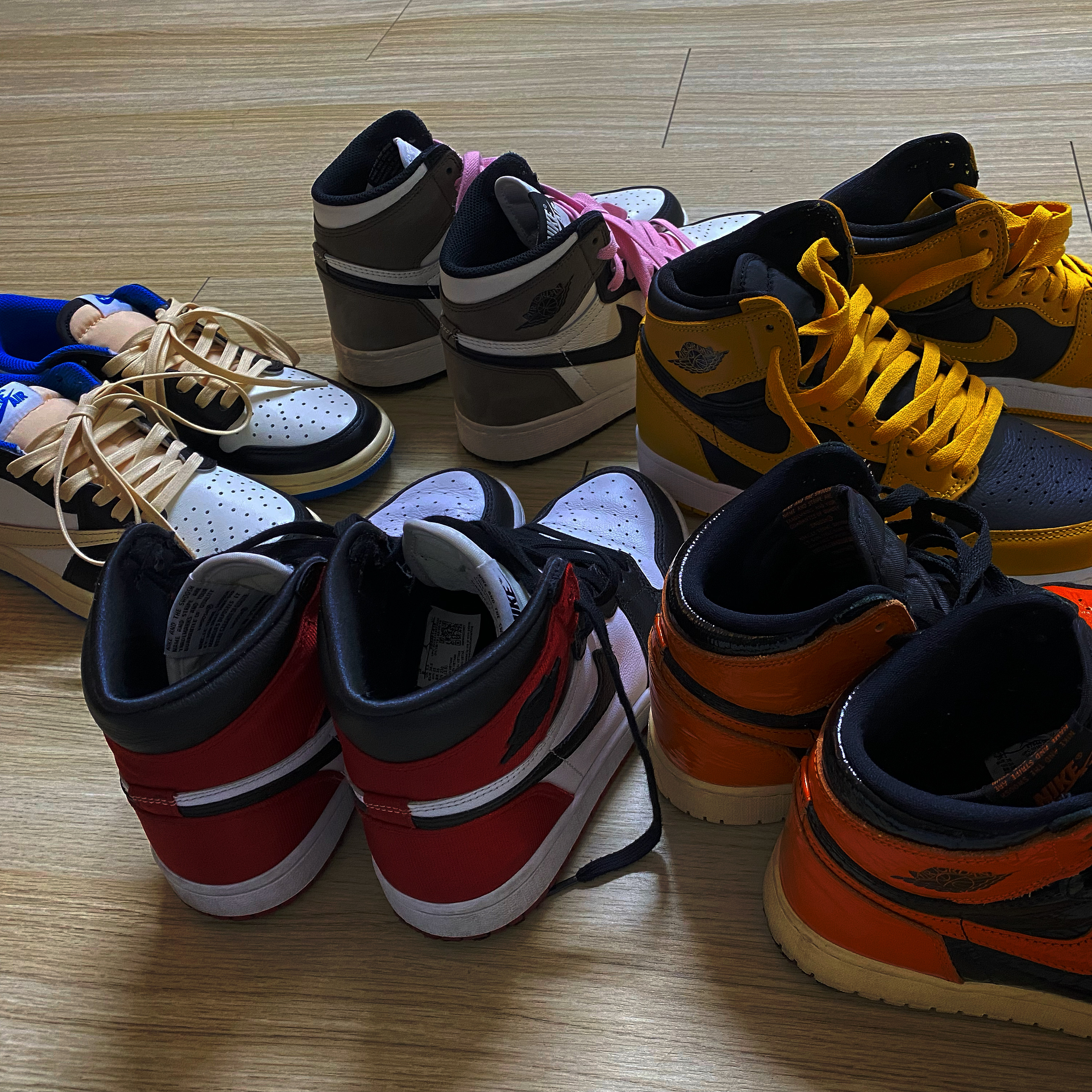 Jordan 1 x Travis Scott x Fragment Retro Low OG SP Military Blue, (GS) Jordan 1 Retro High OG Black Mocha 착용 스타일