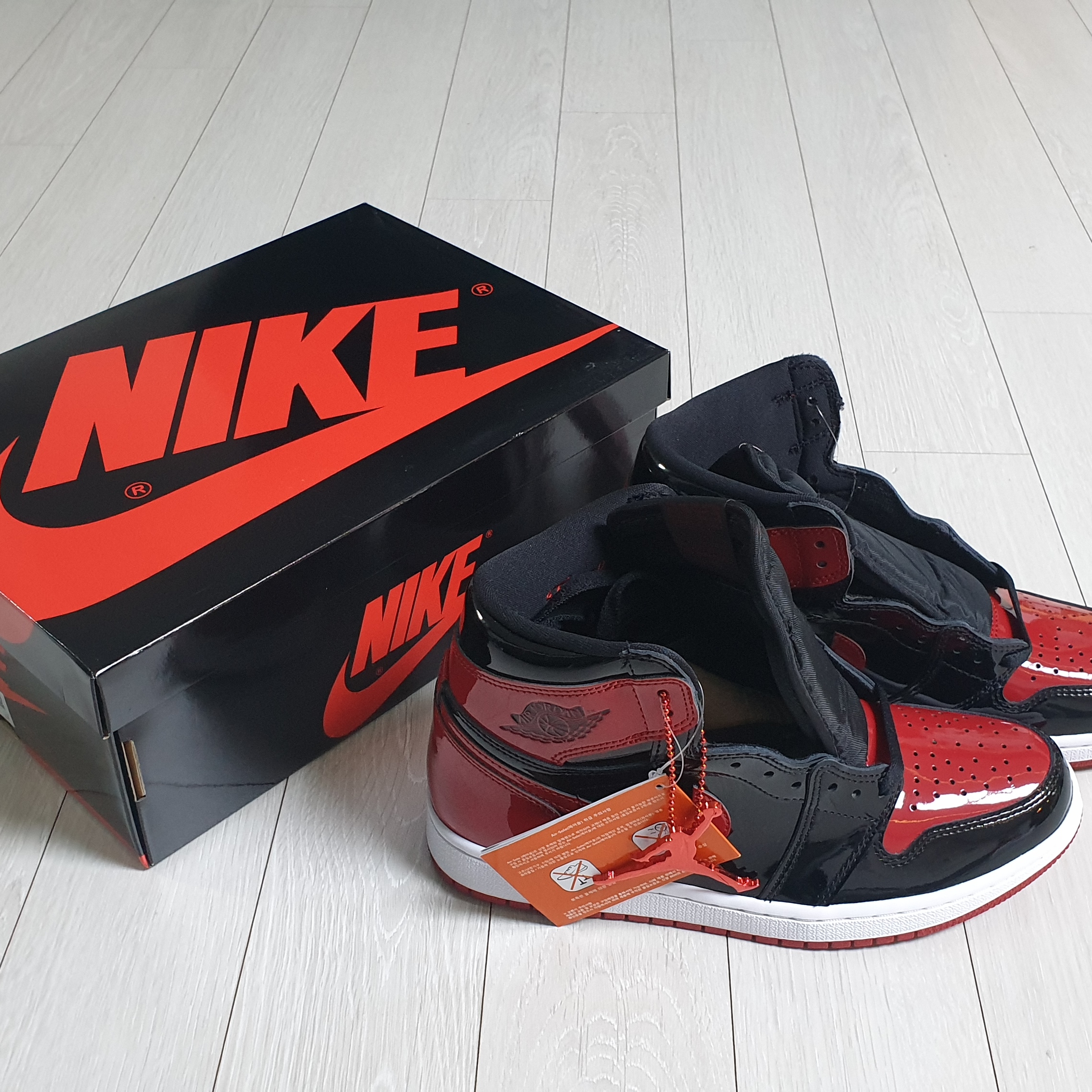 Jordan 1 Retro High OG Patent Bred 착용 스타일 - 1