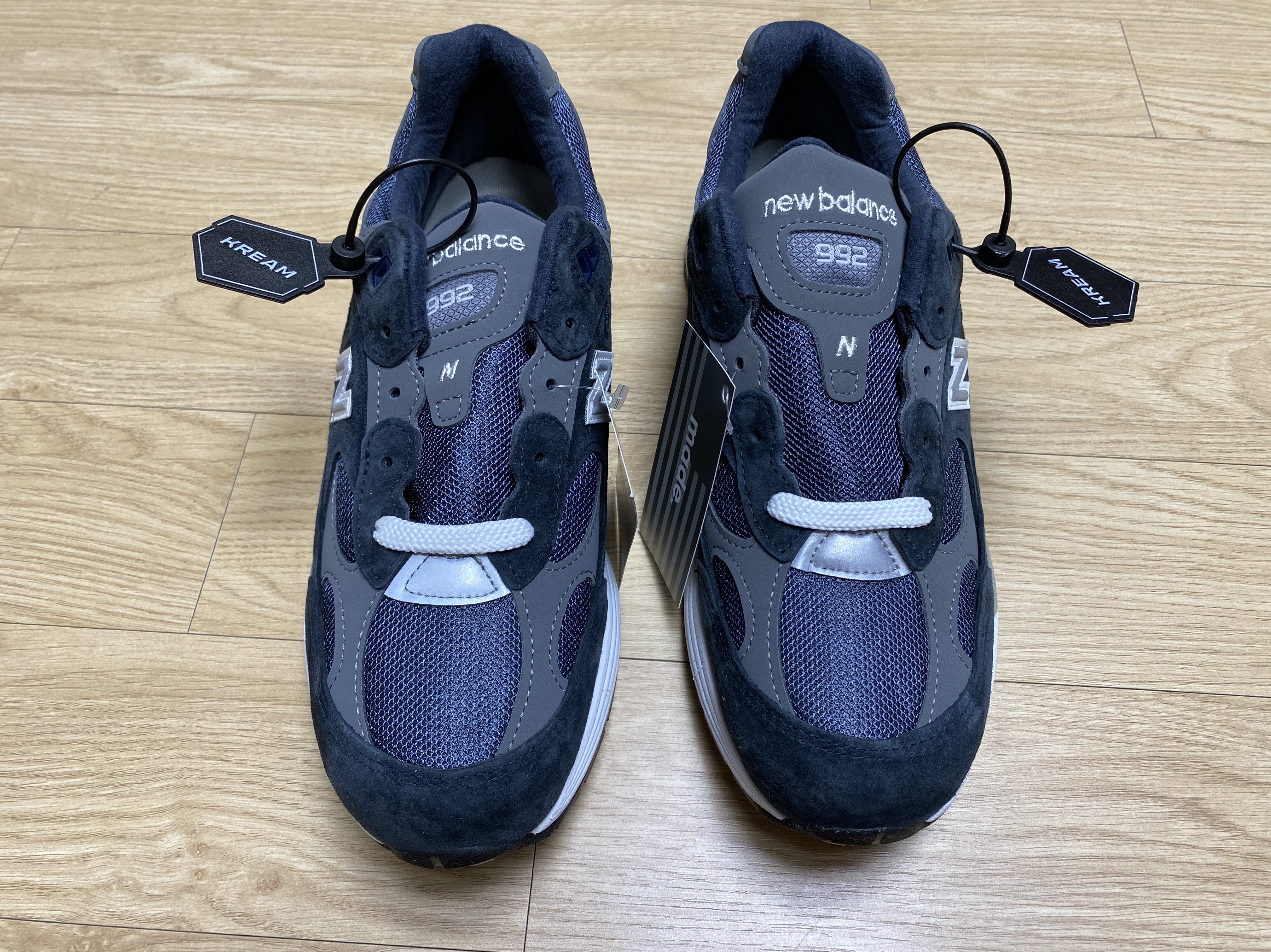 New Balance 992 Made in USA Navy, (W) New Balance 993 Made in USA Grey - B Standard 착용 스타일 - 2