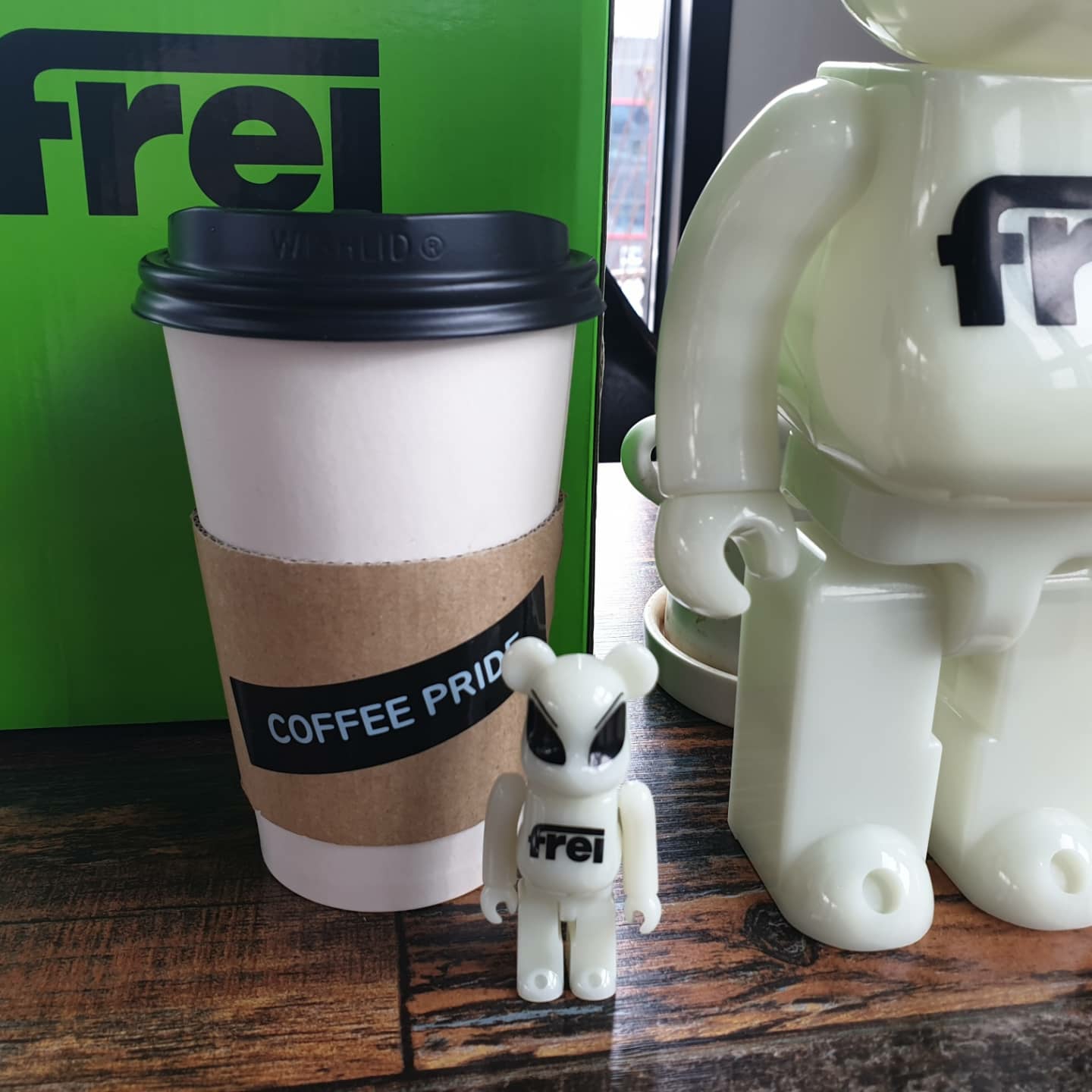 Bearbrick x Frei 100% & 400% Set 착용 스타일 - 2