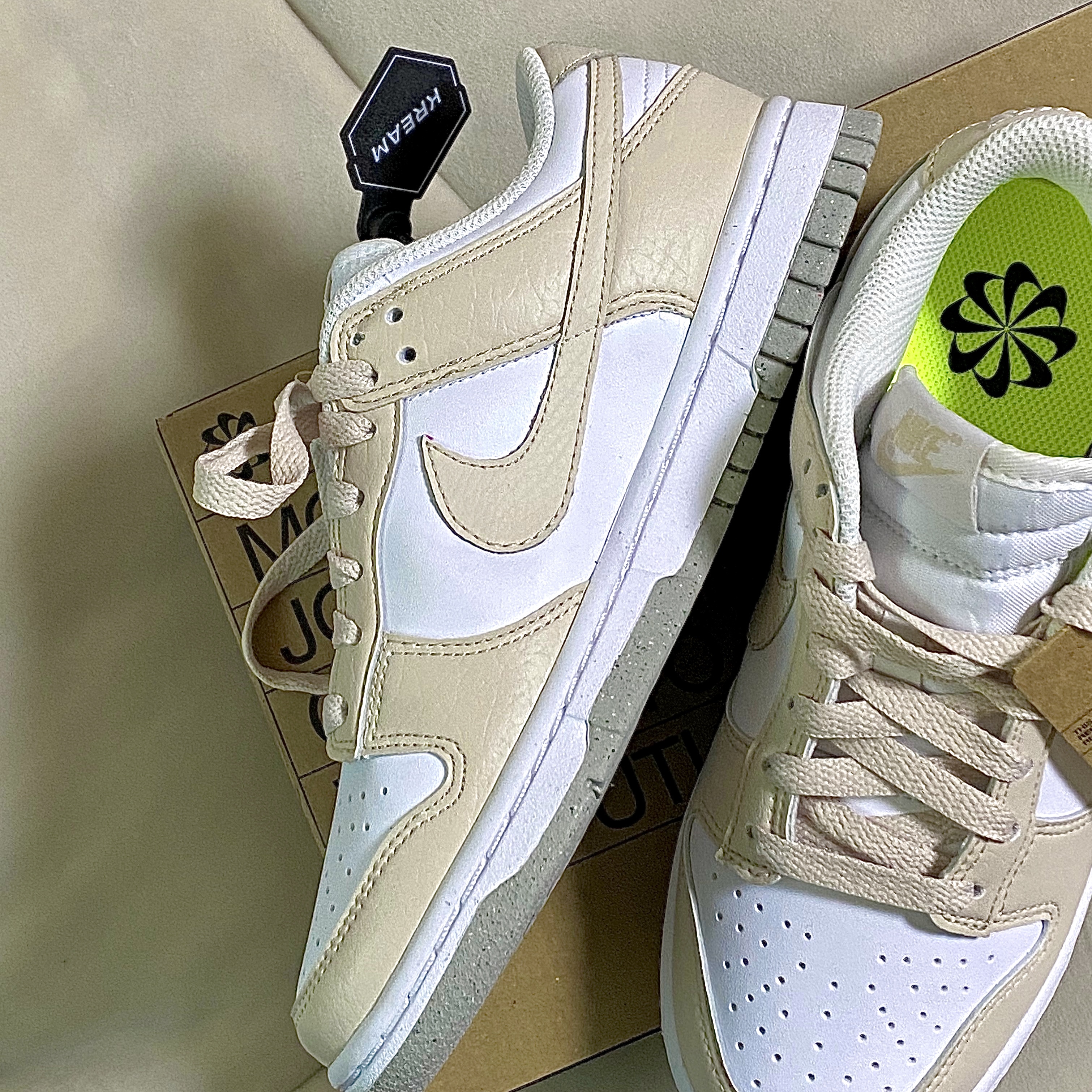 (W) Nike Dunk Low Next Nature Light Orewood Brown 착용 스타일 - 1