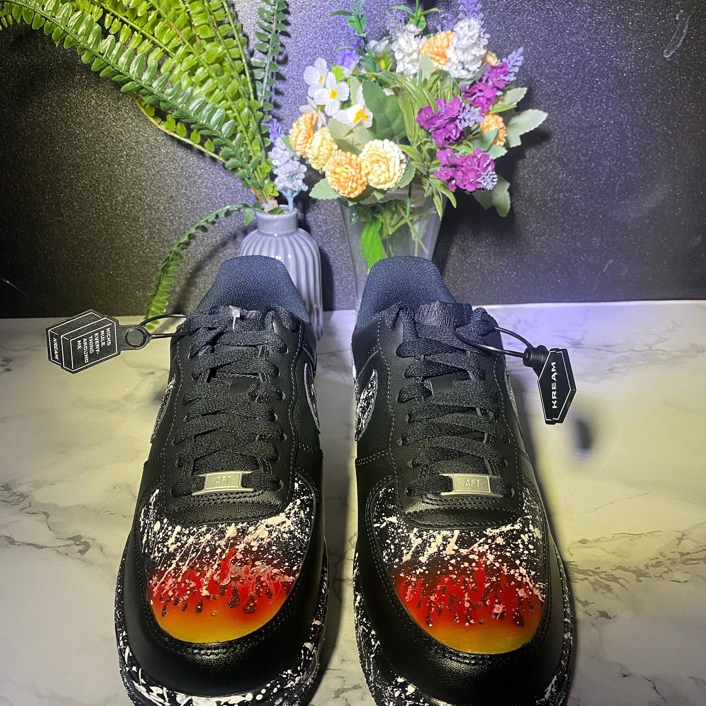 Nike Air Force 1 '07 Low Triple Black 착용 스타일 - 4
