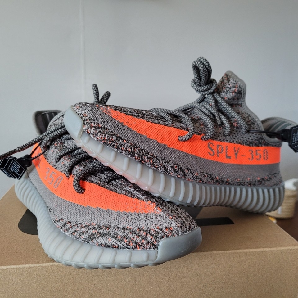 Adidas Yeezy Boost 350 V2 Beluga - Reflective 착용 스타일 - 1