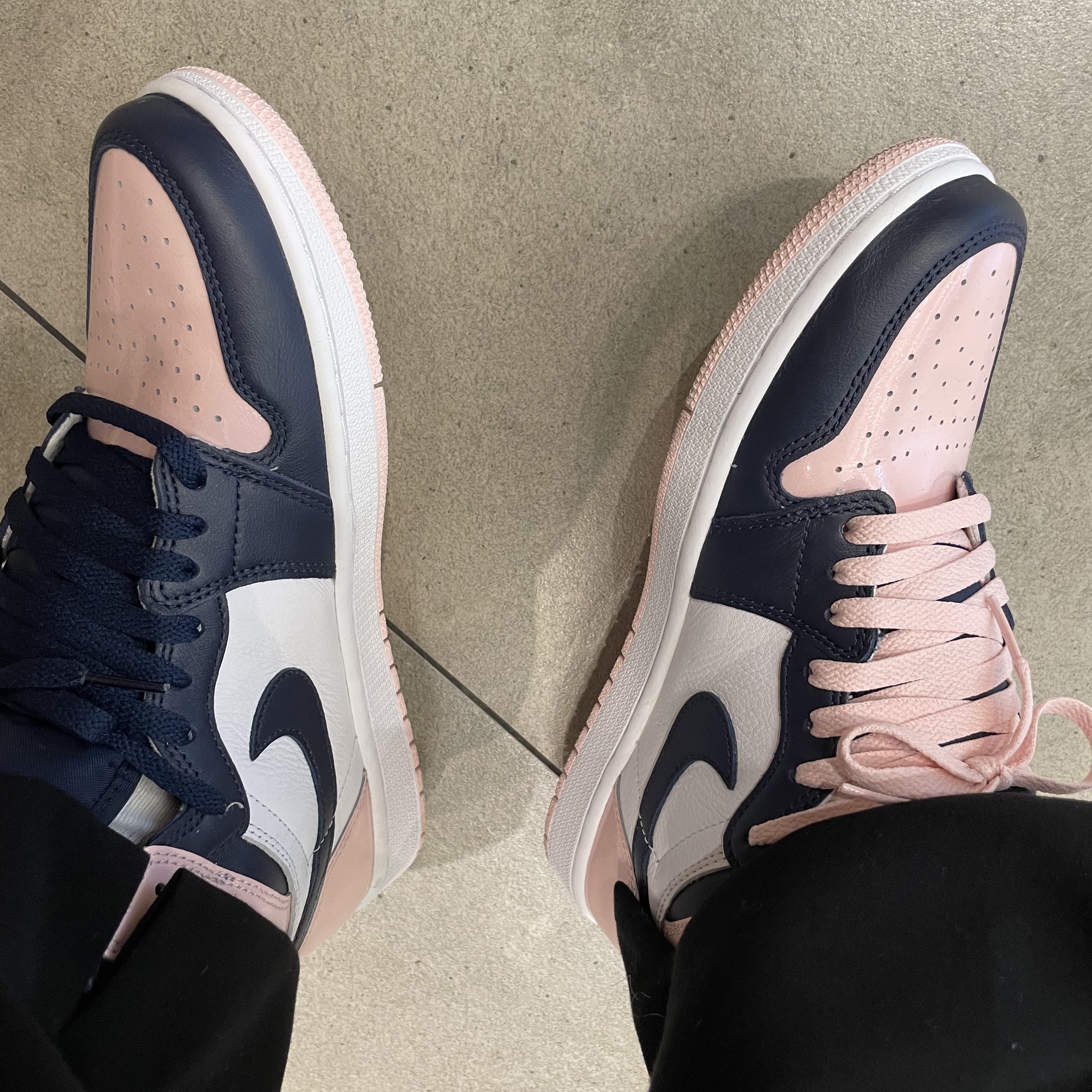 (W) Jordan 1 Retro High OG Atmosphere 착용 스타일 - 2