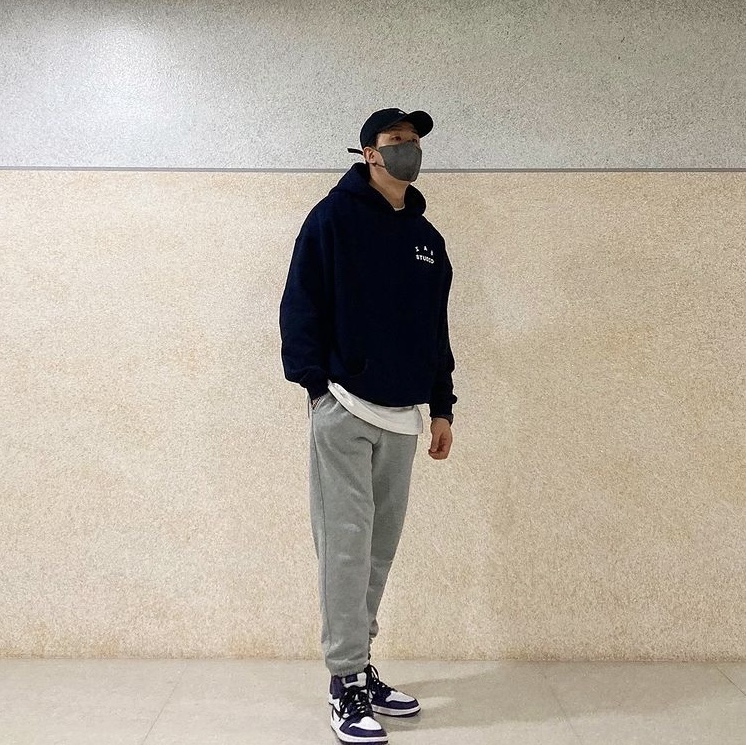 IAB Studio Hoodie Navy - 21SS, Jordan 1 Retro High OG Court Purple 2020 착용 스타일 - 2