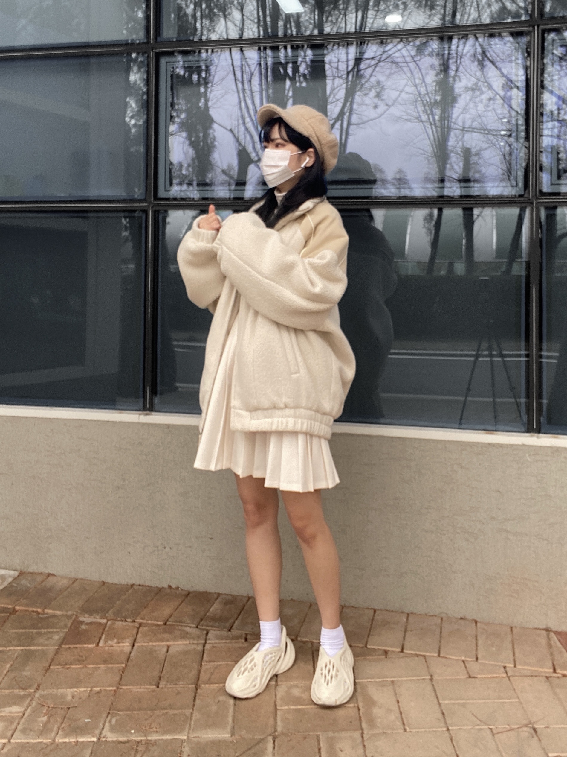 Adidas Yeezy Foam RNNR Ararat 착용 스타일 - 2