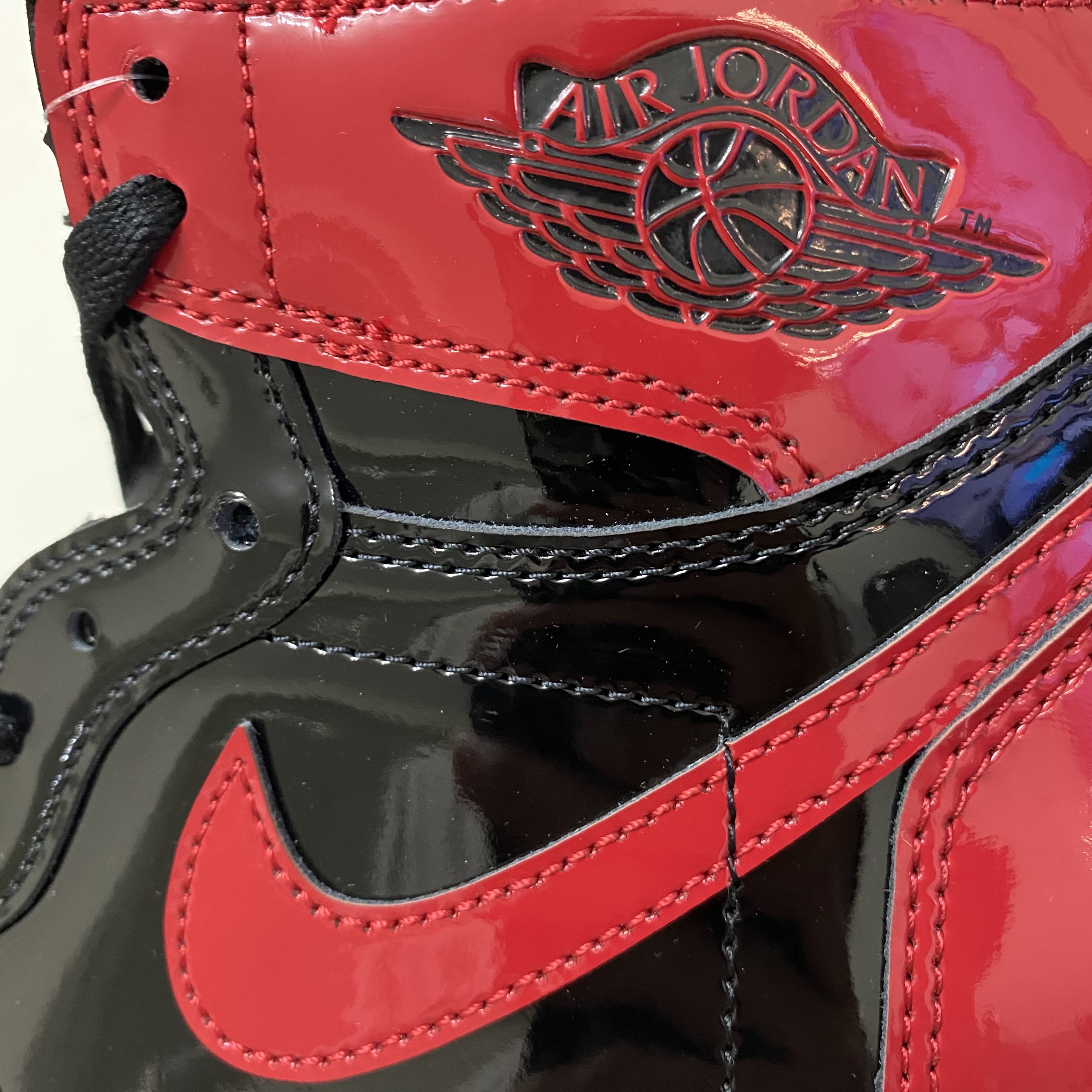 Jordan 1 Retro High OG Patent Bred 착용 스타일 - 3