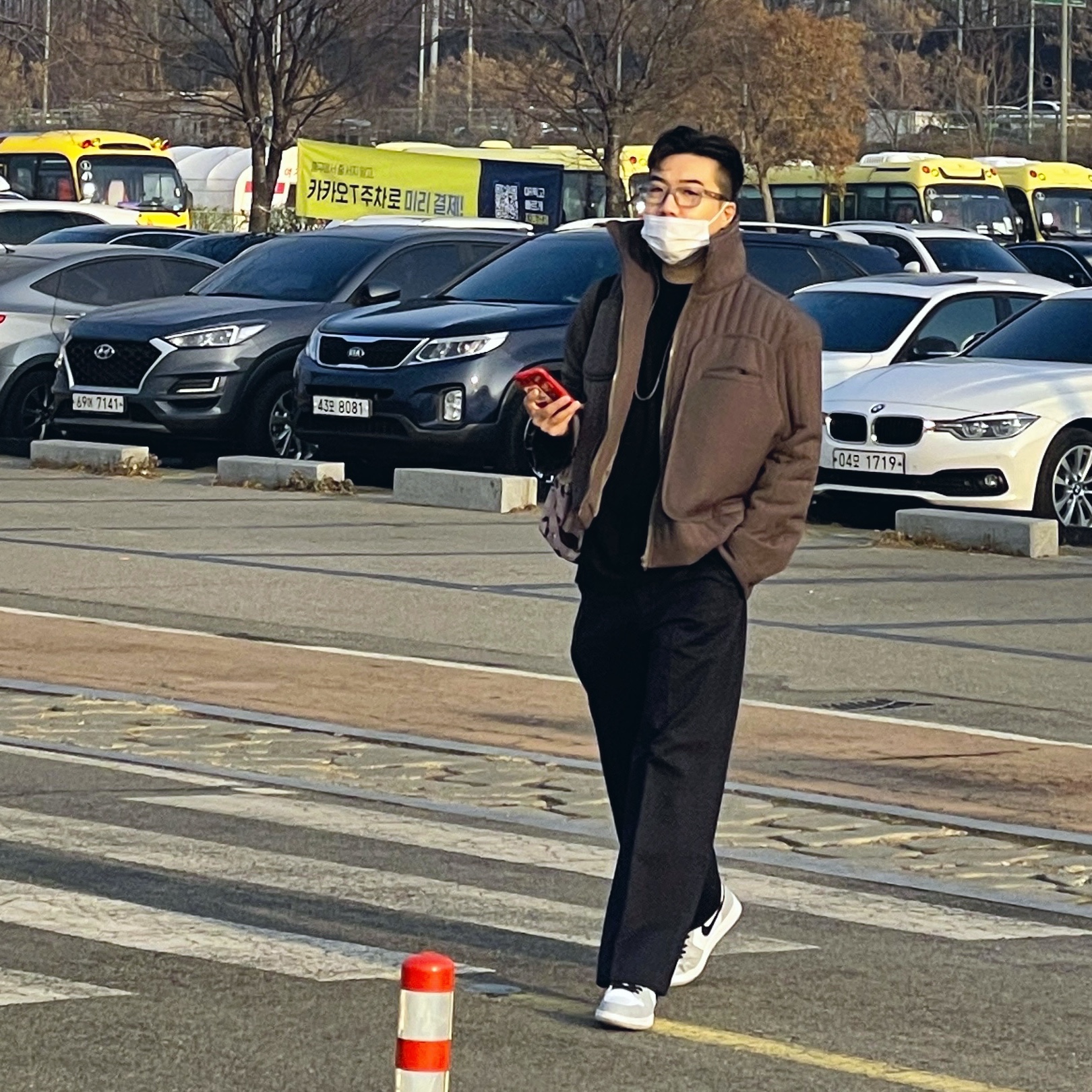 Jordan 1 Mid Light Smoke Grey 착용 스타일