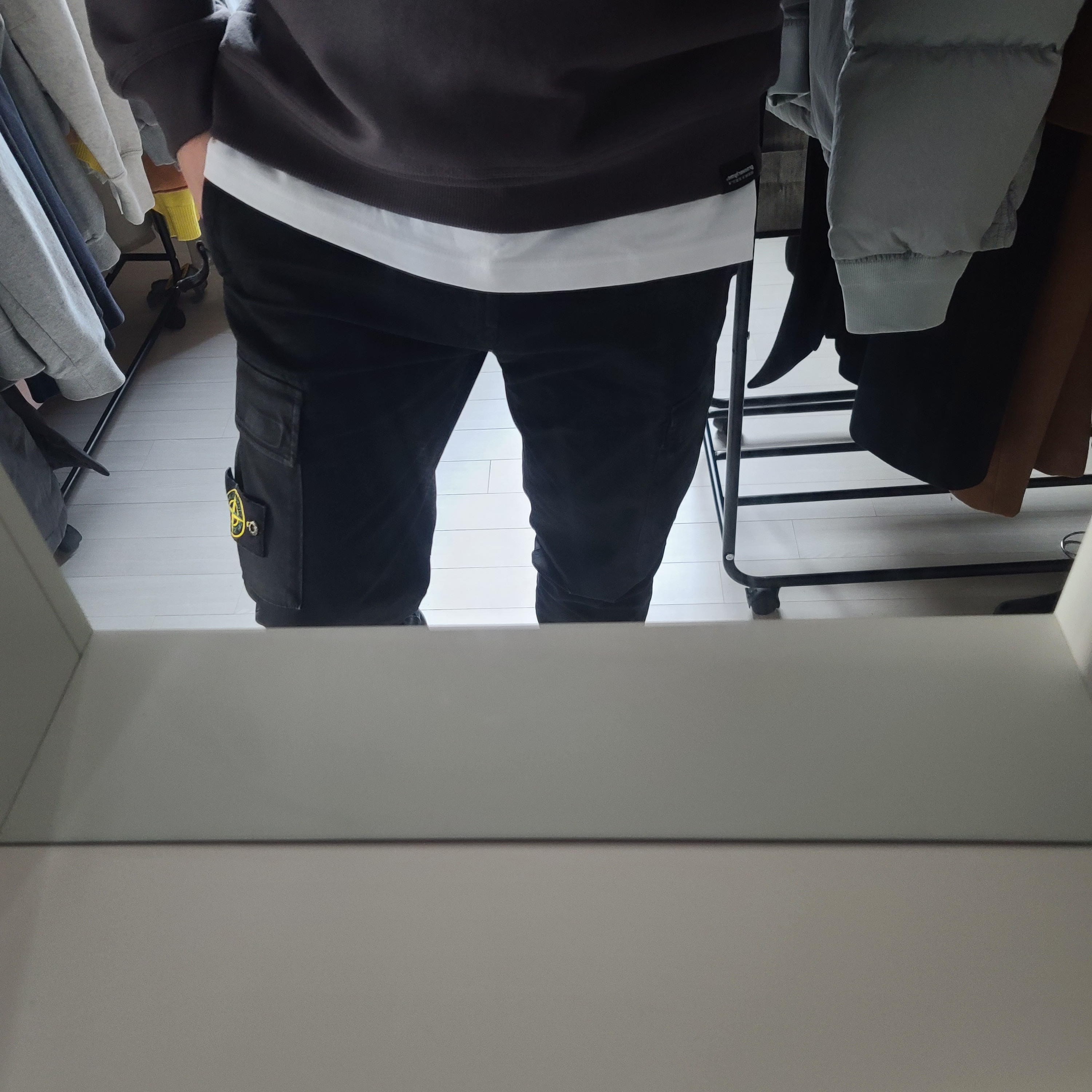 Stone Island 313L1 Old Dye Treatment Cargo Pants Black - 21FW 착용 스타일 - 1