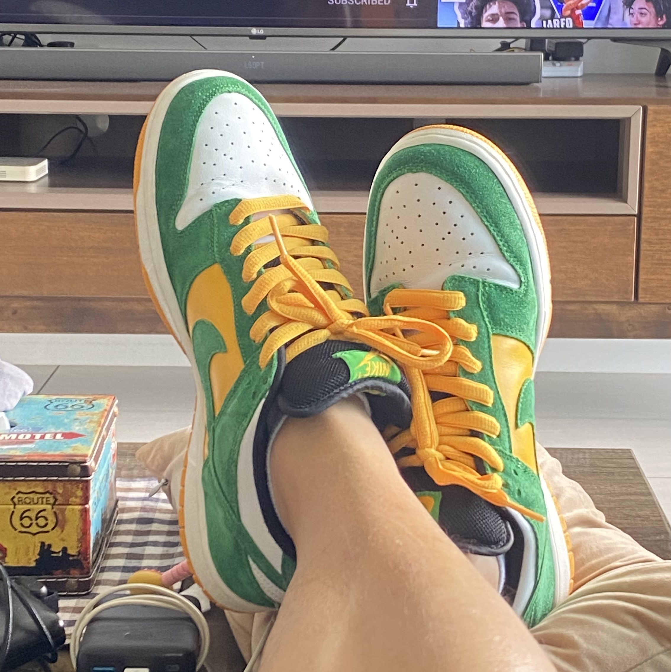 Nike Dunk SB Low Bucks 착용 스타일