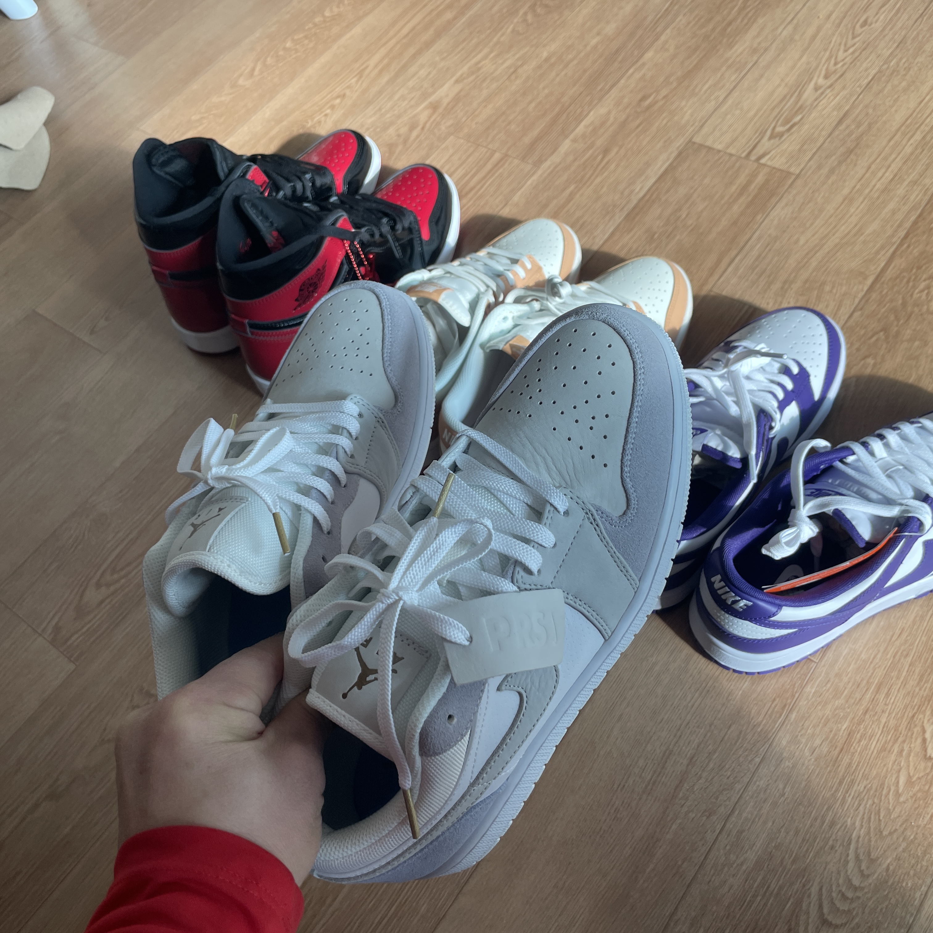 Jordan 1 Low Paris, Jordan 1 Retro High OG Patent Bred 착용 스타일 - 1