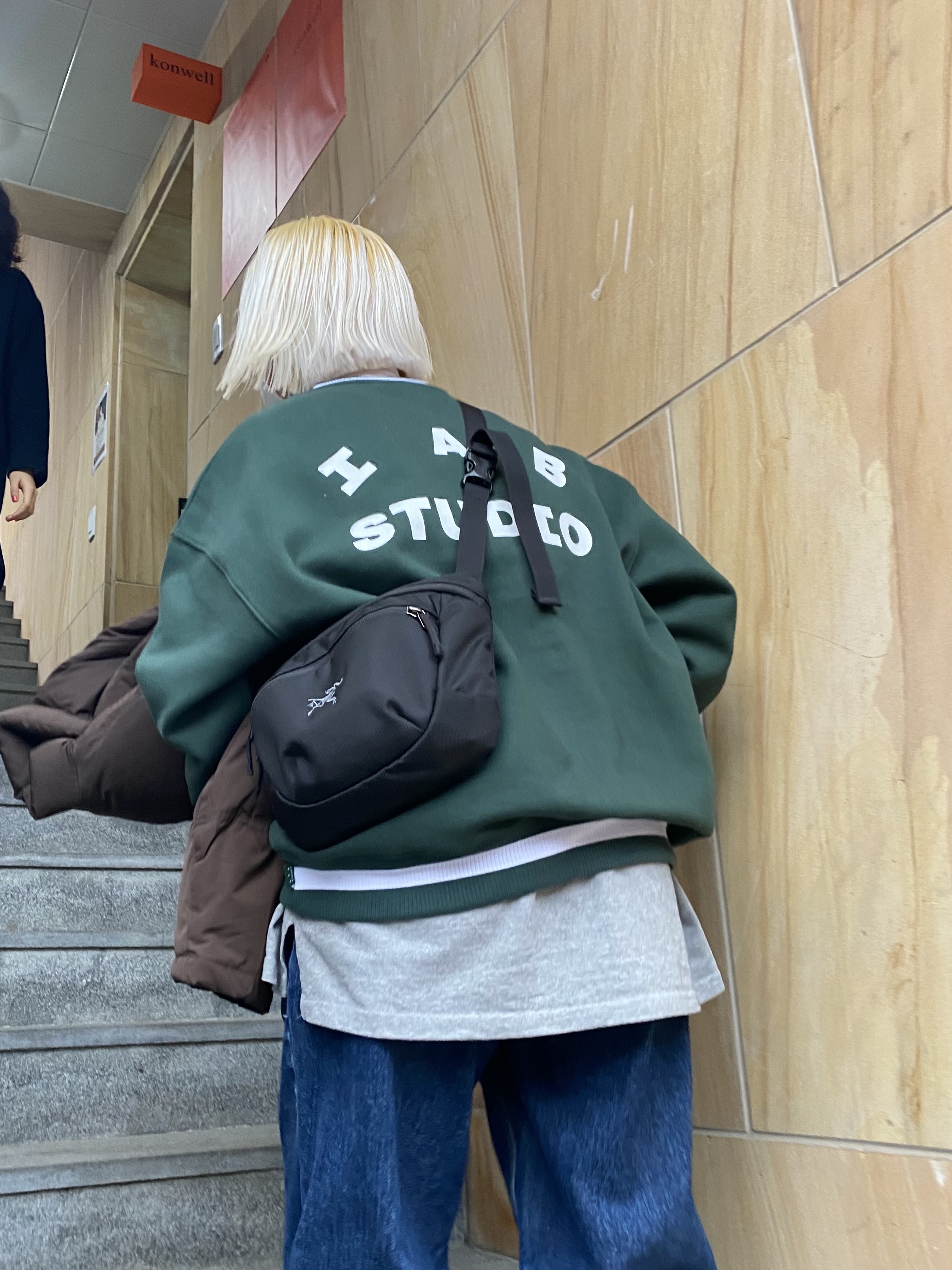 IAB Studio x Yonex Sweatshirt Green, New Balance 992 Made in USA Grey - D Standard 착용 스타일 - 2