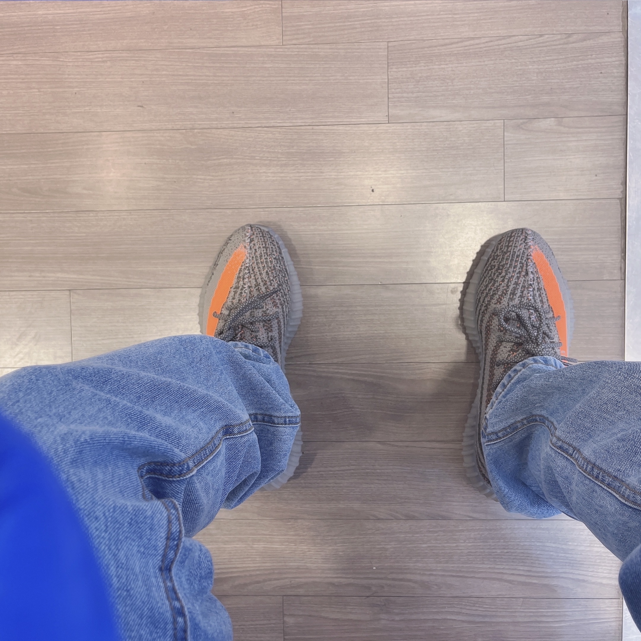 Adidas Yeezy Boost 350 V2 Beluga - Reflective, Yeezy Gap Round Jacket Blue 착용 스타일