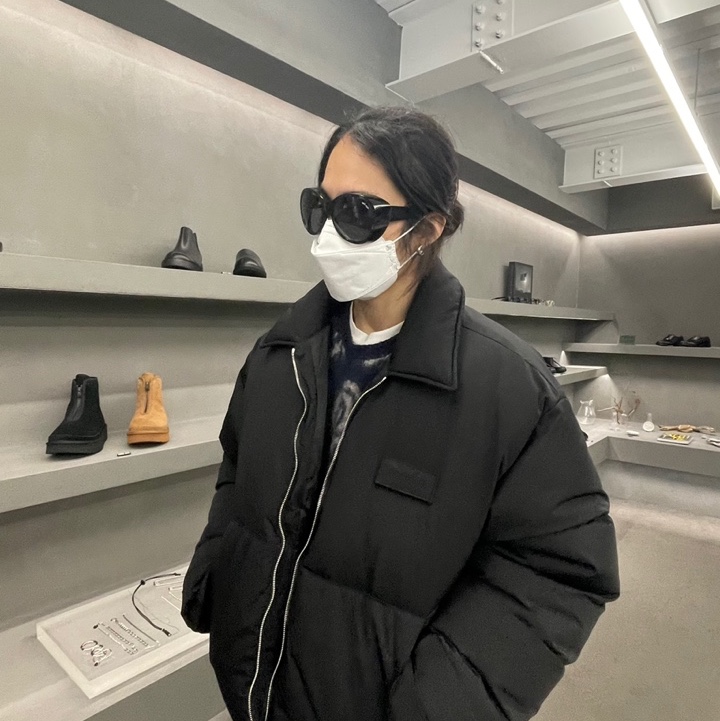 Jacquemus La Doudoune Flocon Zipped Down Jacket Black 착용 스타일