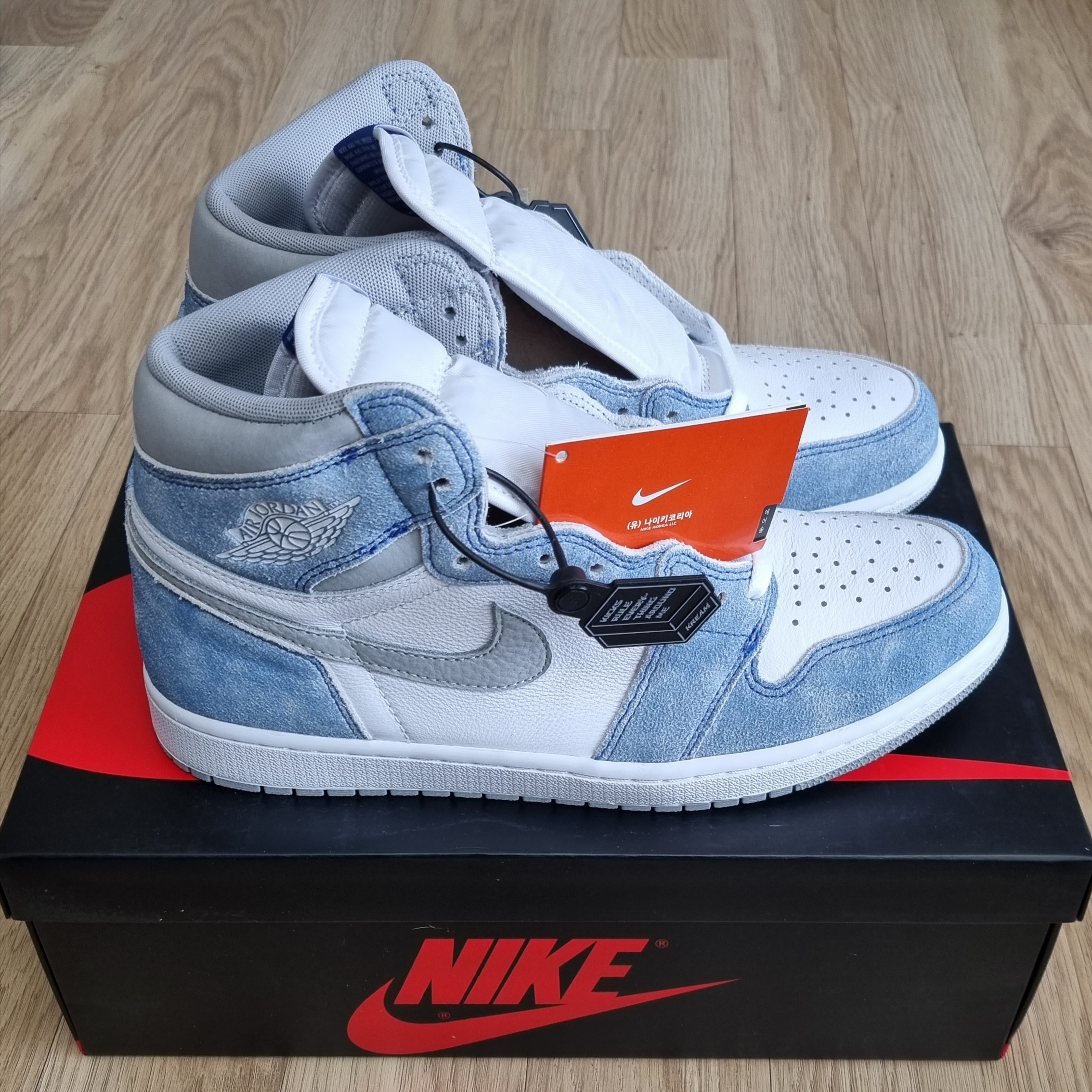 Jordan 1 Retro High OG Hyper Royal 착용 스타일 - 2