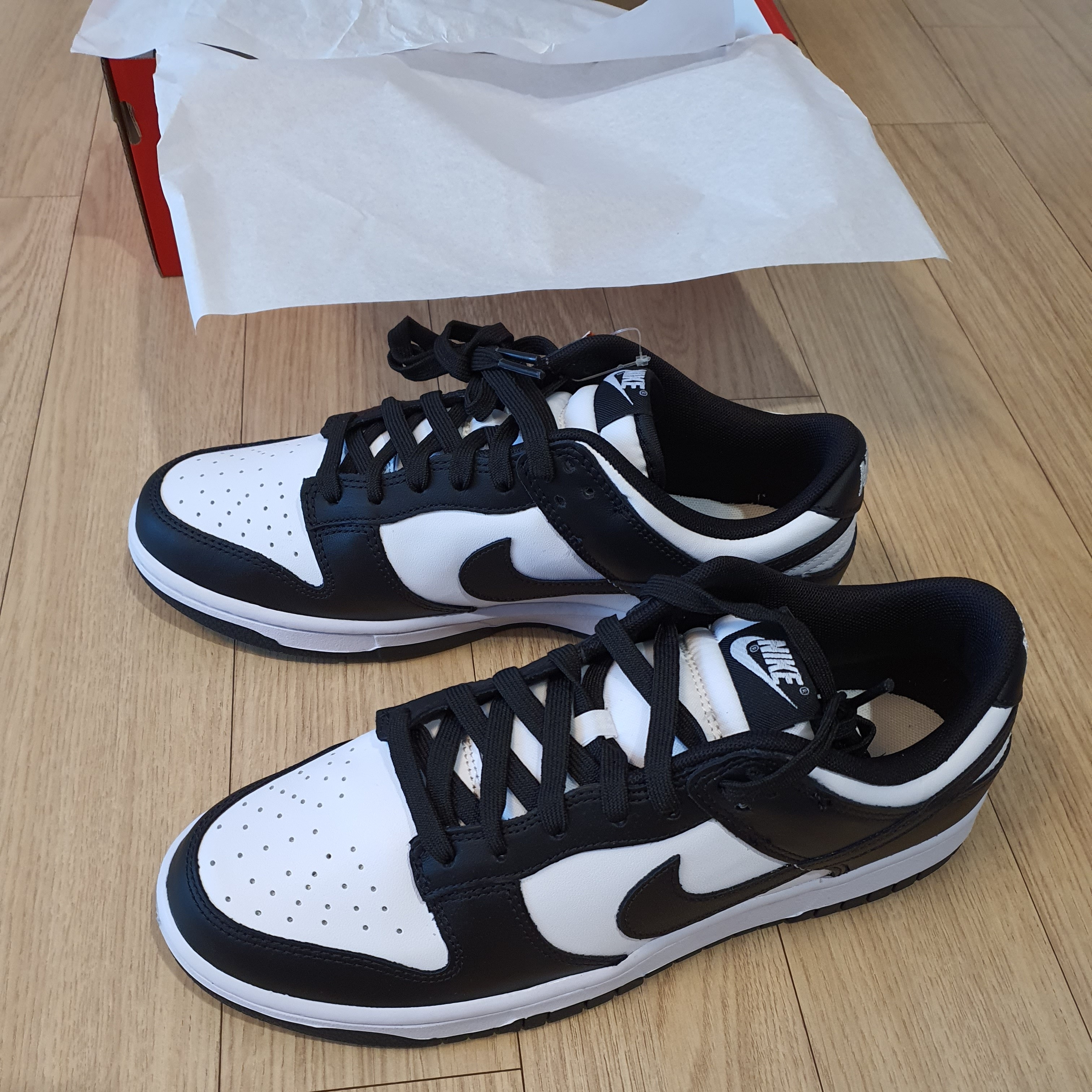 Nike x Supreme Air Force 1 Low Black, Jordan 1 x Travis Scott x Fragment Retro Low OG SP Military Blue 착용 스타일 - 5