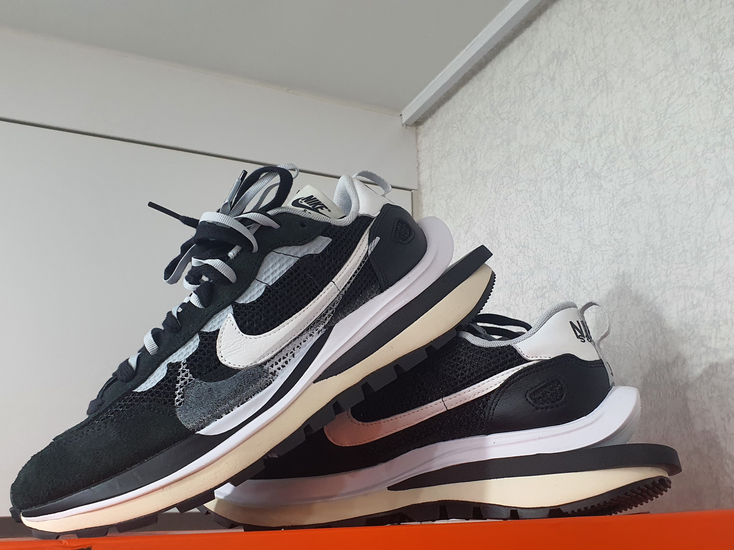 Nike x Sacai VaporWaffle Black White 착용 스타일