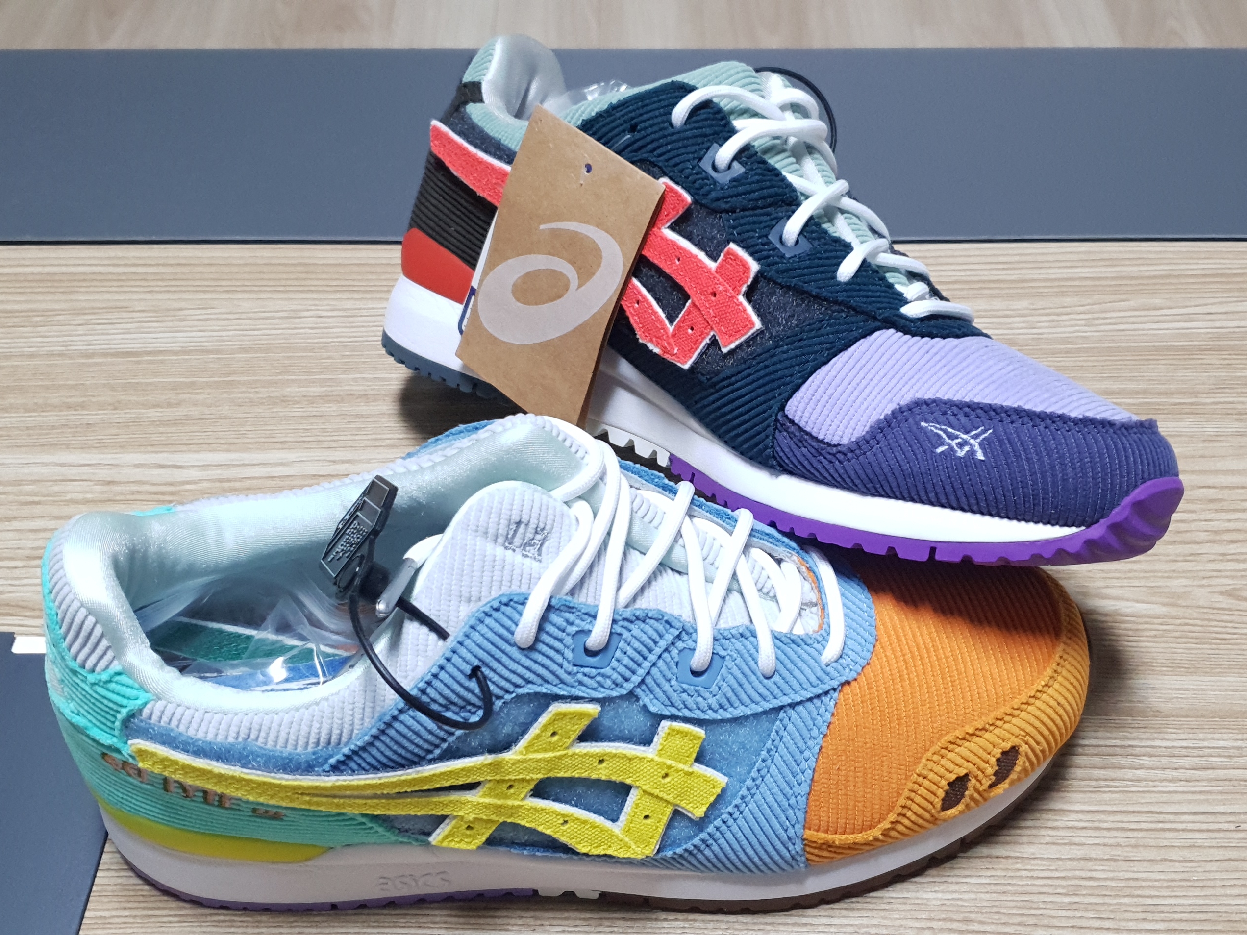 Asics x Atmos x Sean Wotherspoon Gel-Lyte III OG Corduroy 착용 스타일 - 1