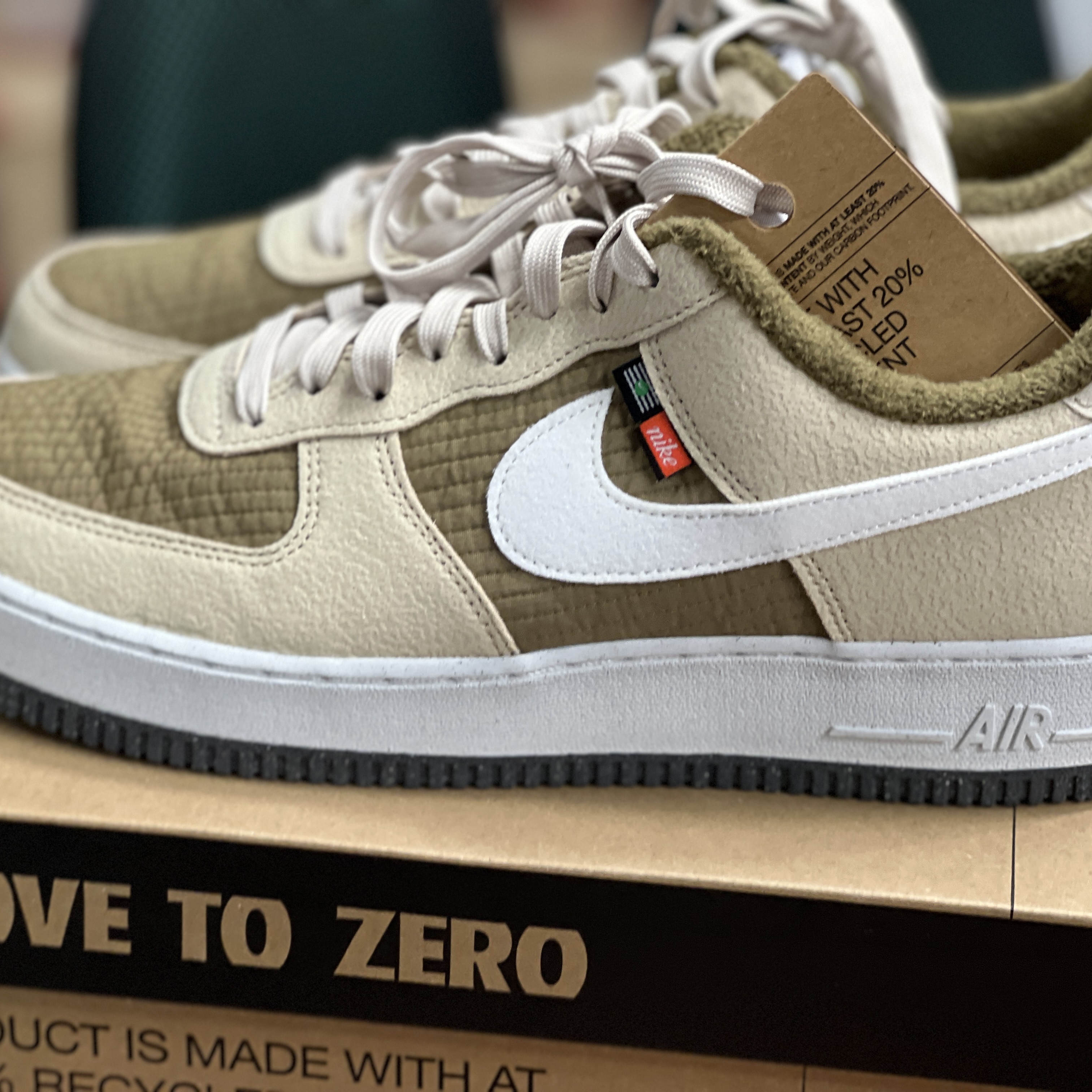 Nike Air Force 1 '07 LV8 Next Nature Rattan Sail Brown Kelp 착용 스타일