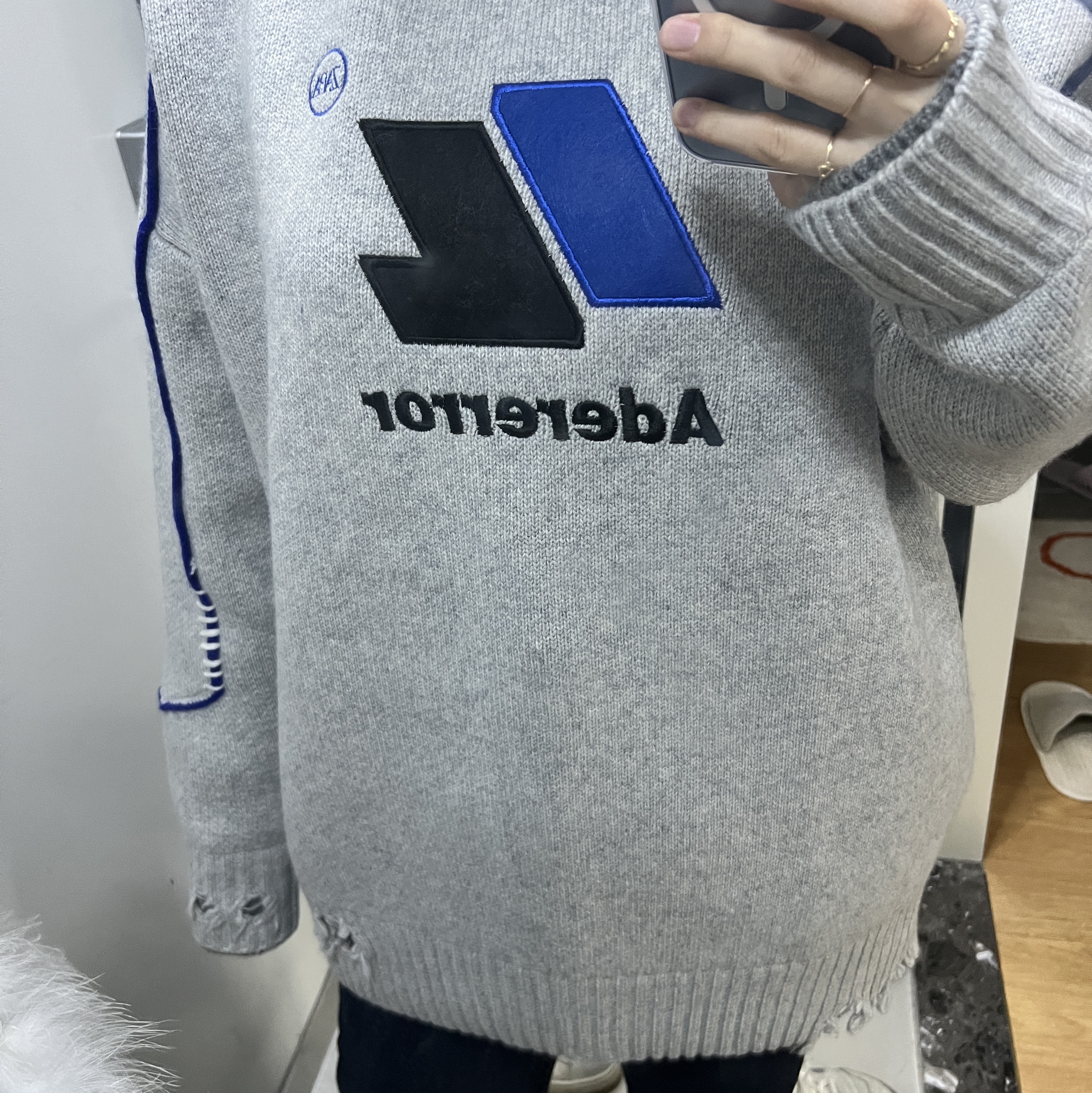 Zara x Ader Error Oversize Sweater Grey 착용 스타일 - 5