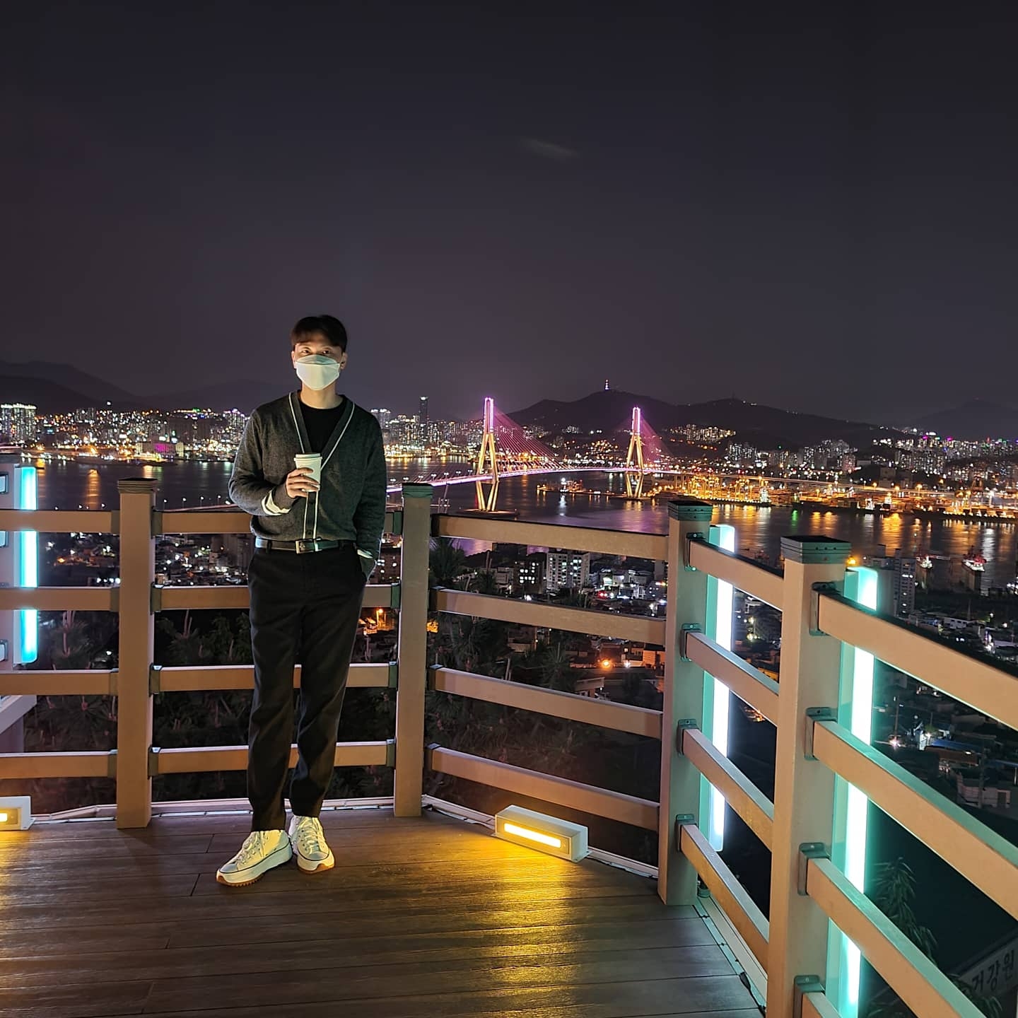 Converse Run Star Hike Hi White Black Gum, Converse Run Star Hike Hi Black White Gum 착용 스타일 - 4
