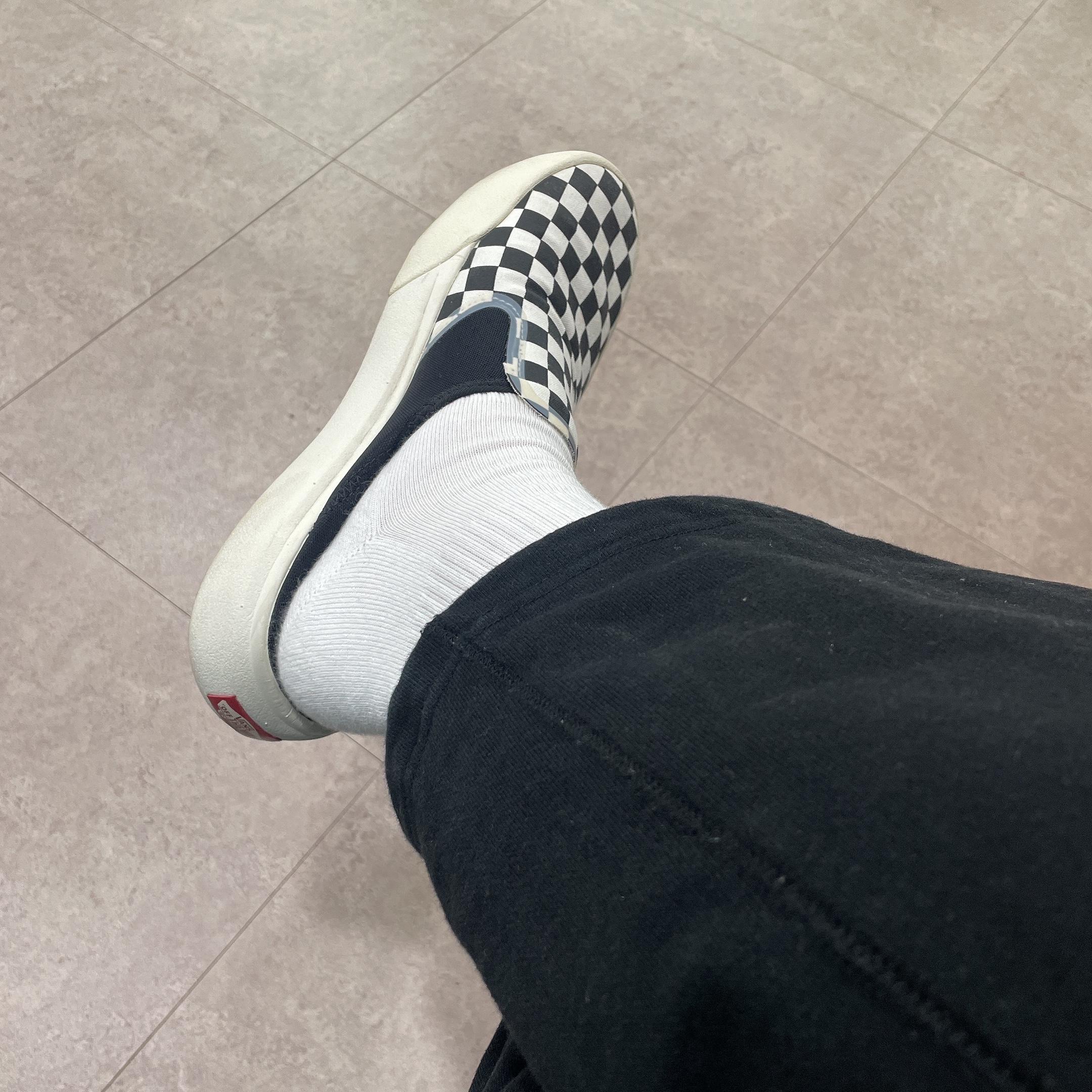 Vans Checkerboard Comfycush One Black 착용 스타일 - 2