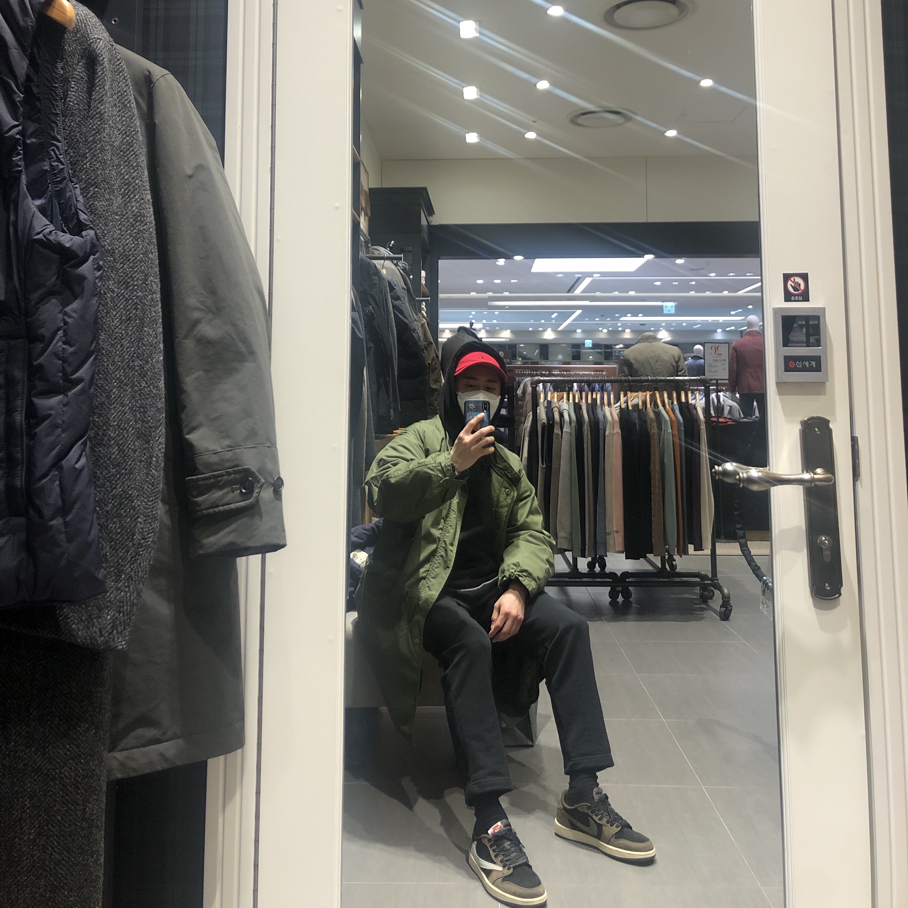 Jordan 1 x Travis Scott Retro Low OG SP Mocha 착용 스타일