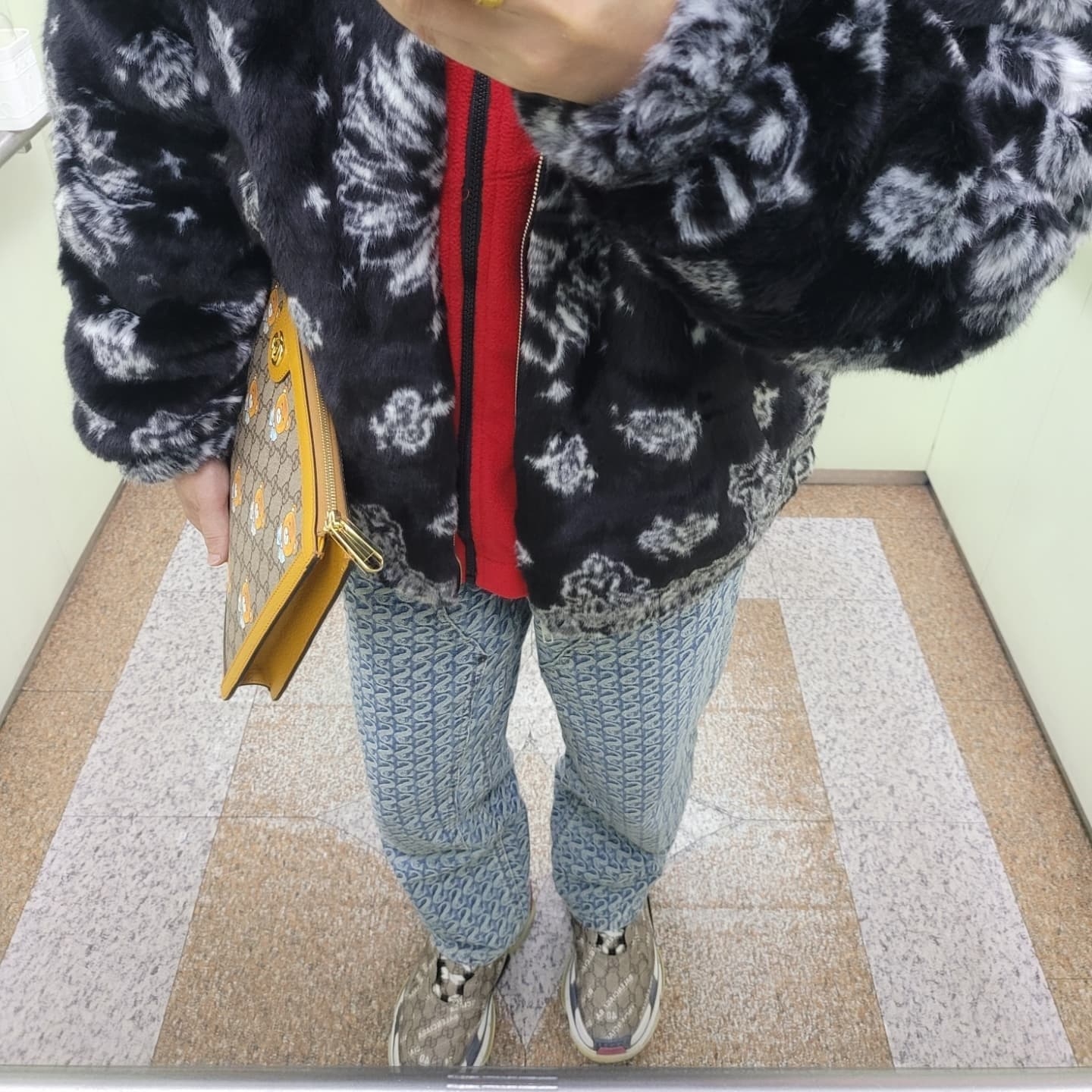 Supreme x The North Face Trans Antarctica Expedition Fleece Jacket Red - 17SS, Supreme Bandana Faux Fur Bomber Jacket Black - 21SS 착용 스타일 - 2