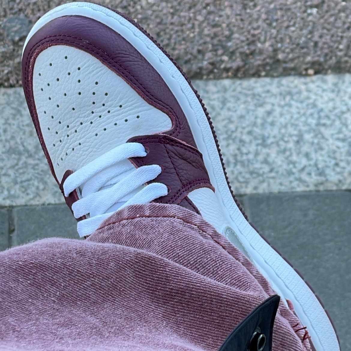 (GS) Jordan 1 Retro High OG Bordeaux, Jordan 1 Retro High OG Bordeaux 착용 스타일