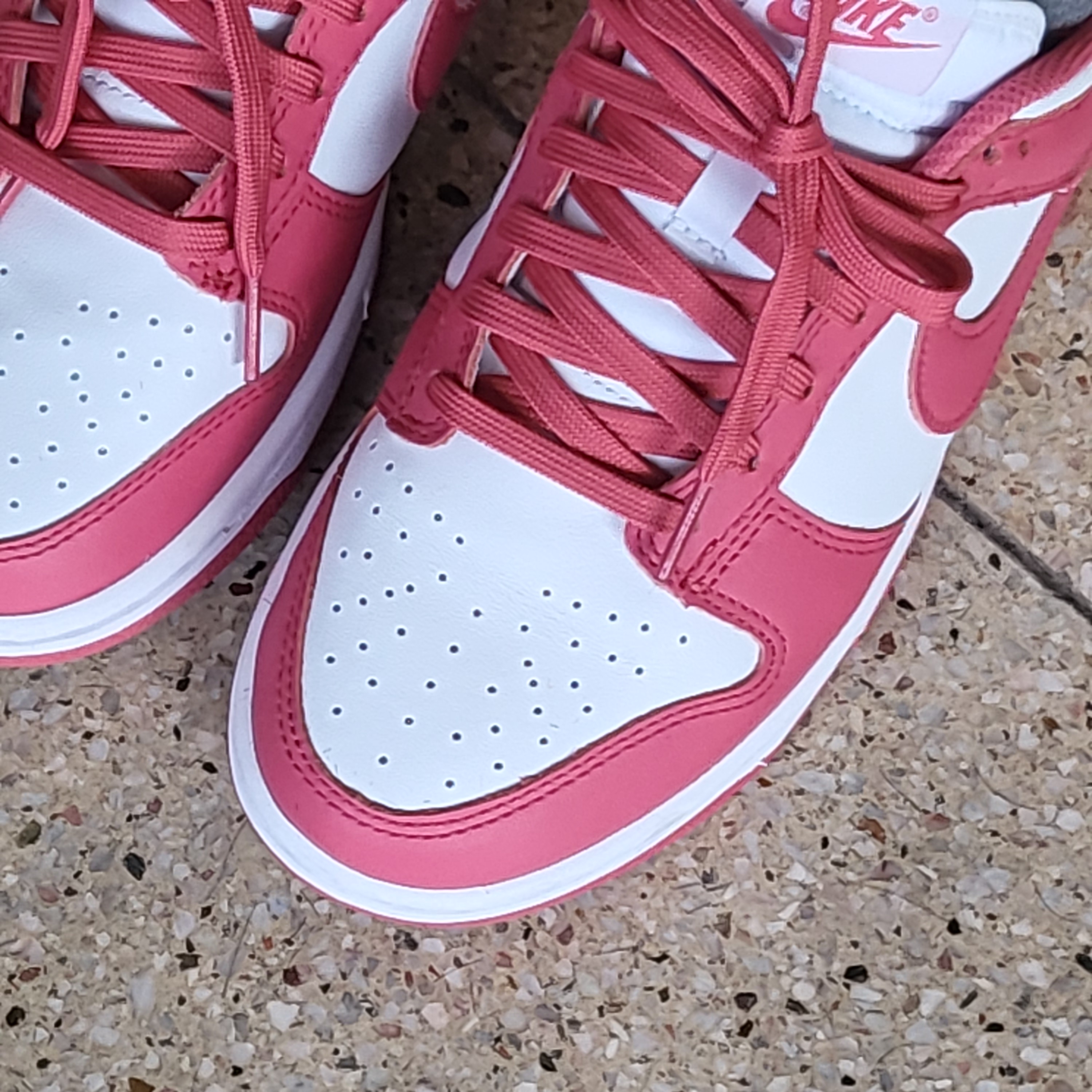 (W) Nike Dunk Low Archeo Pink 착용 스타일