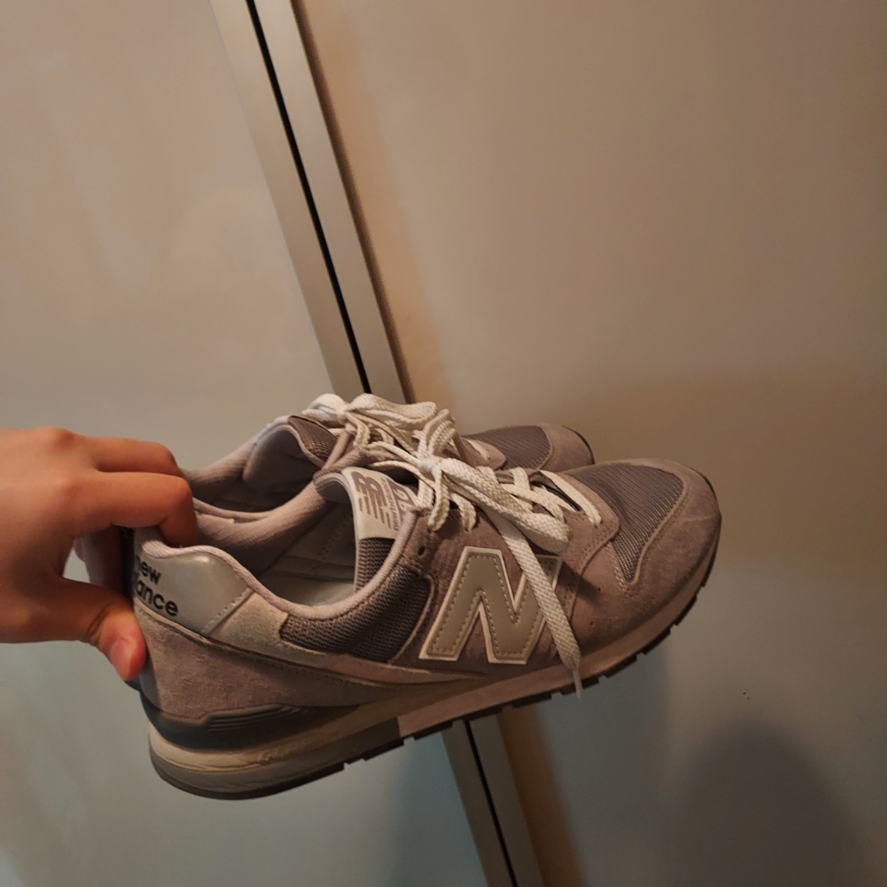 New Balance 996 Grey 착용 스타일