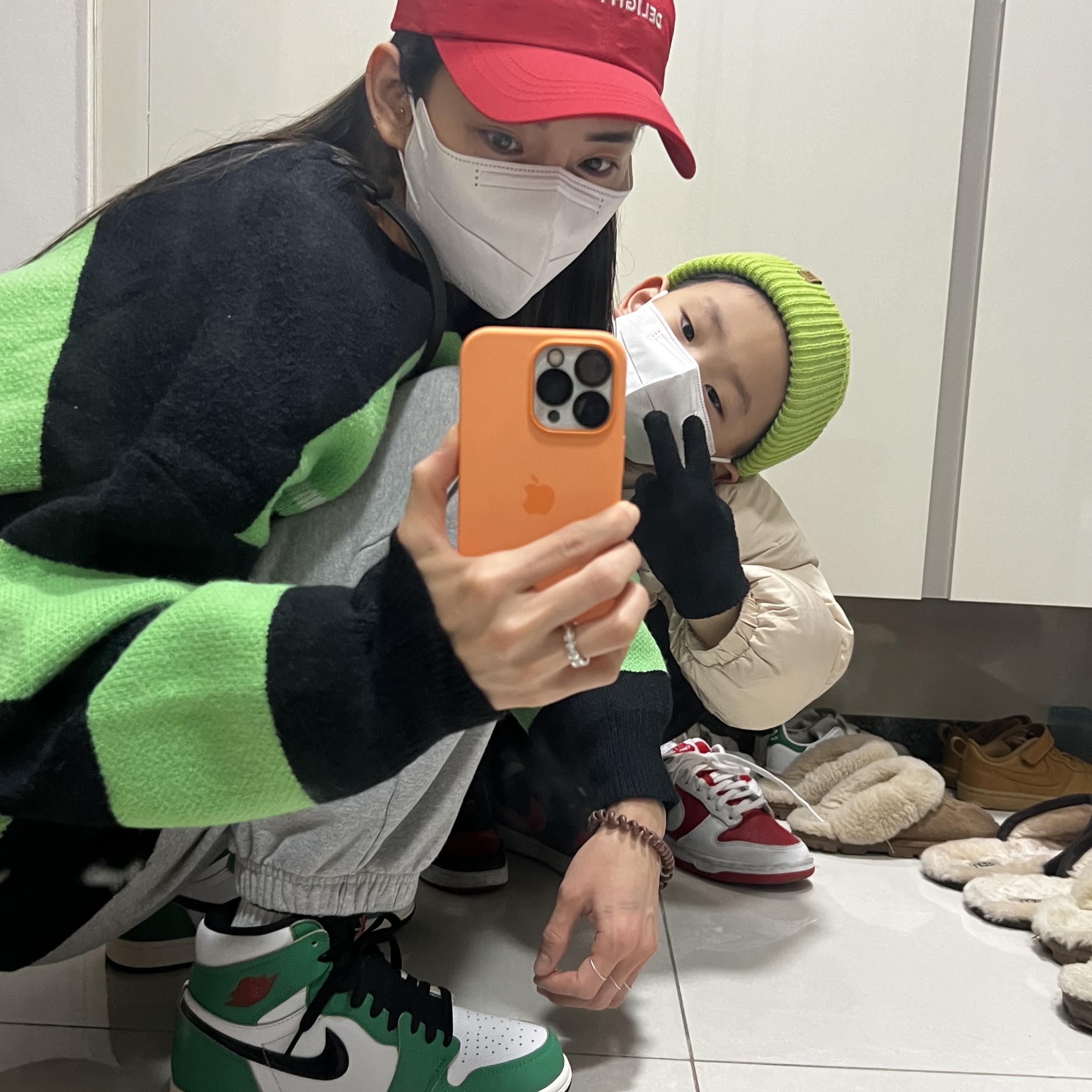(W) Jordan 1 Retro High OG Lucky Green 착용 스타일 - 1