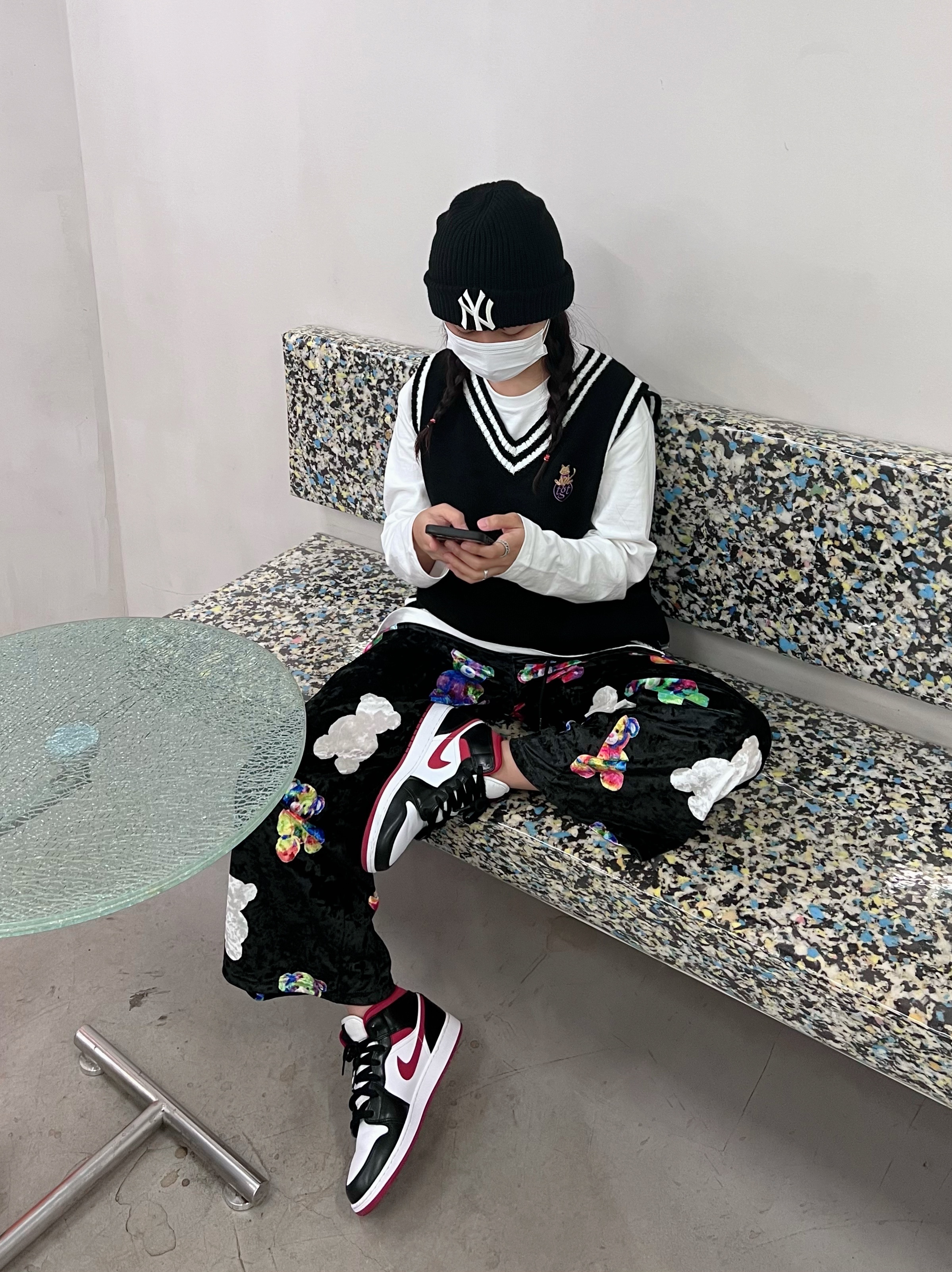 Jordan 1 Mid Gym Red Black White 착용 스타일 - 2