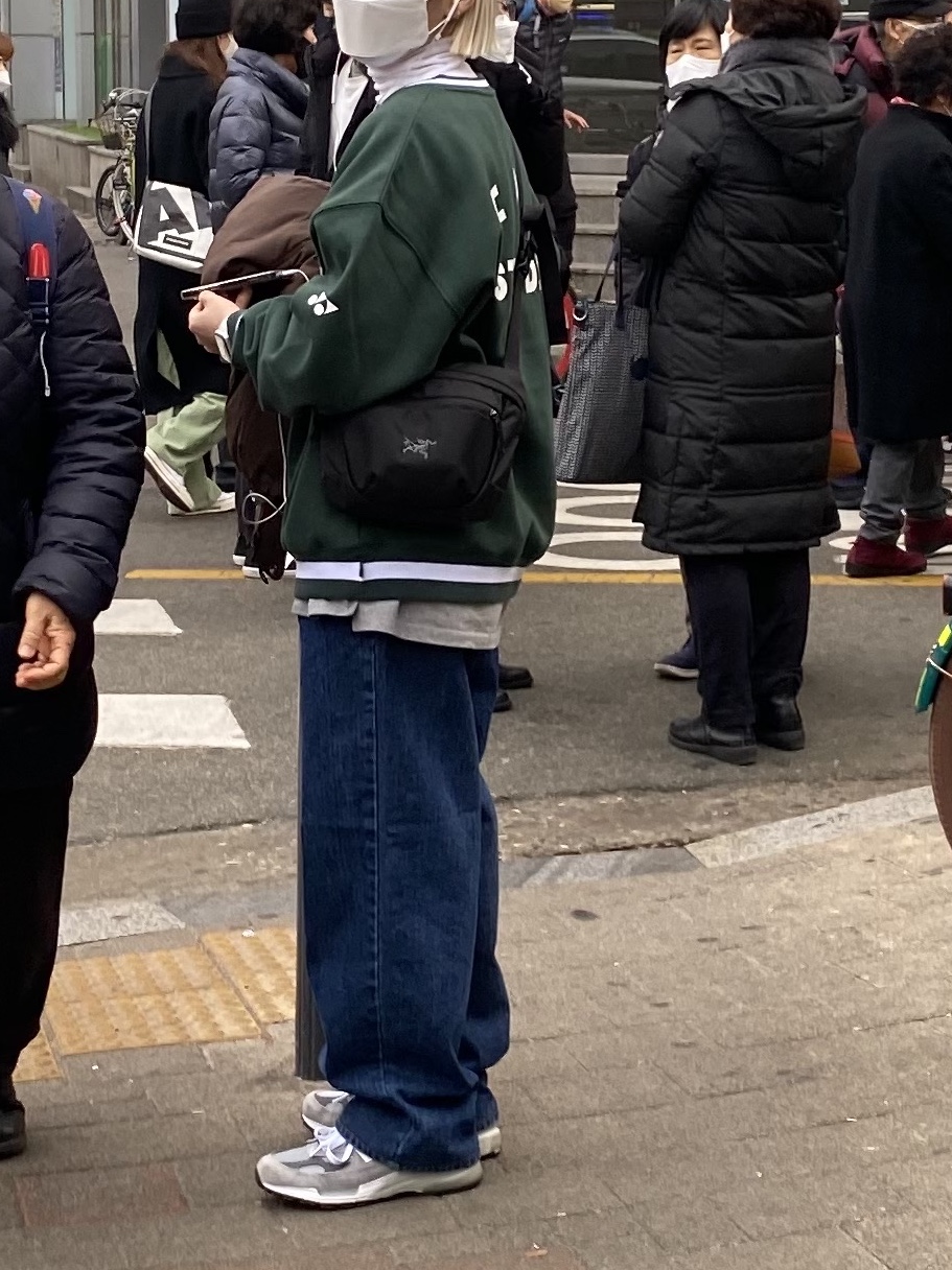 IAB Studio x Yonex Sweatshirt Green, New Balance 992 Made in USA Grey - D Standard 착용 스타일 - 4