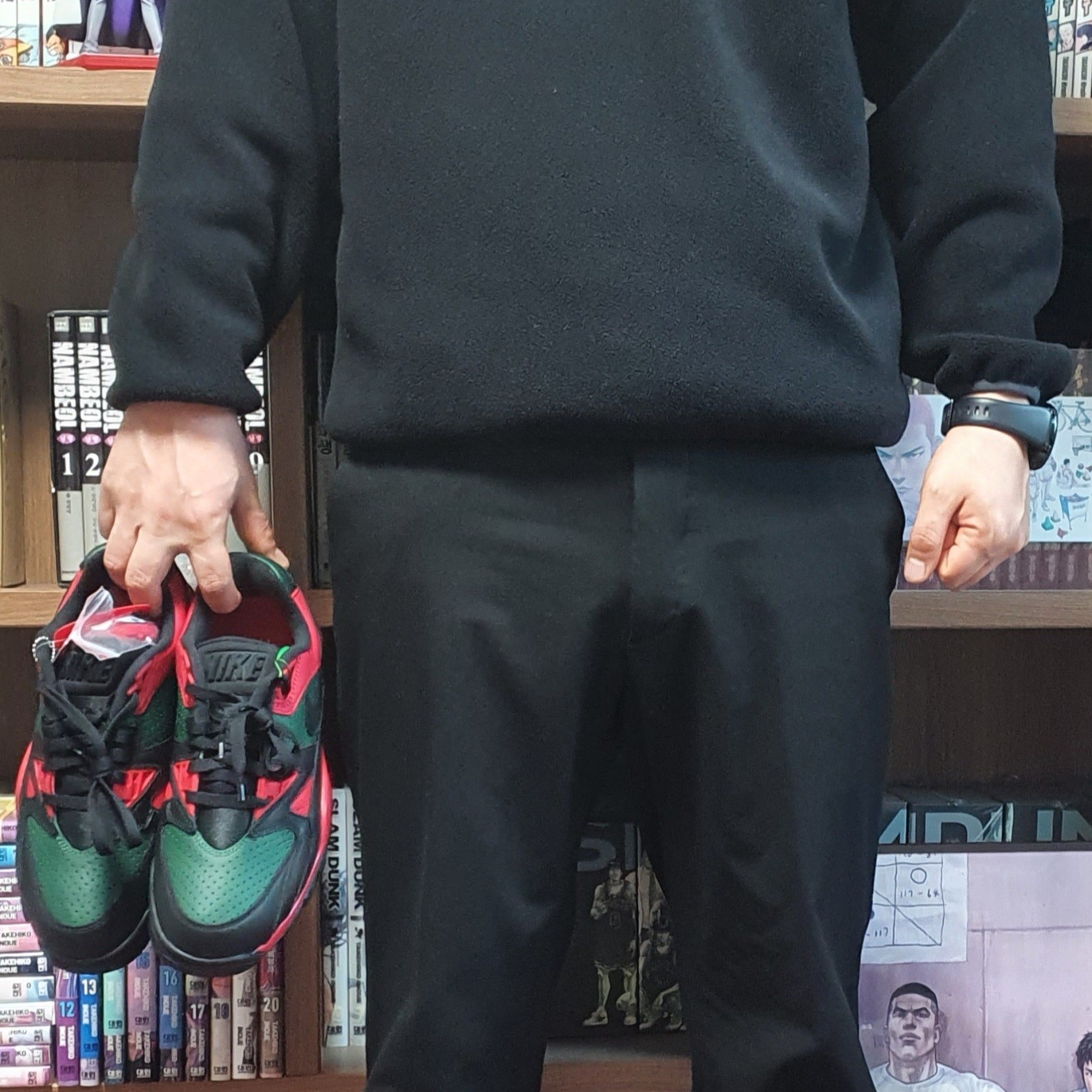 Nike x Supreme Air Cross Trainer 3 Low Black 착용 스타일