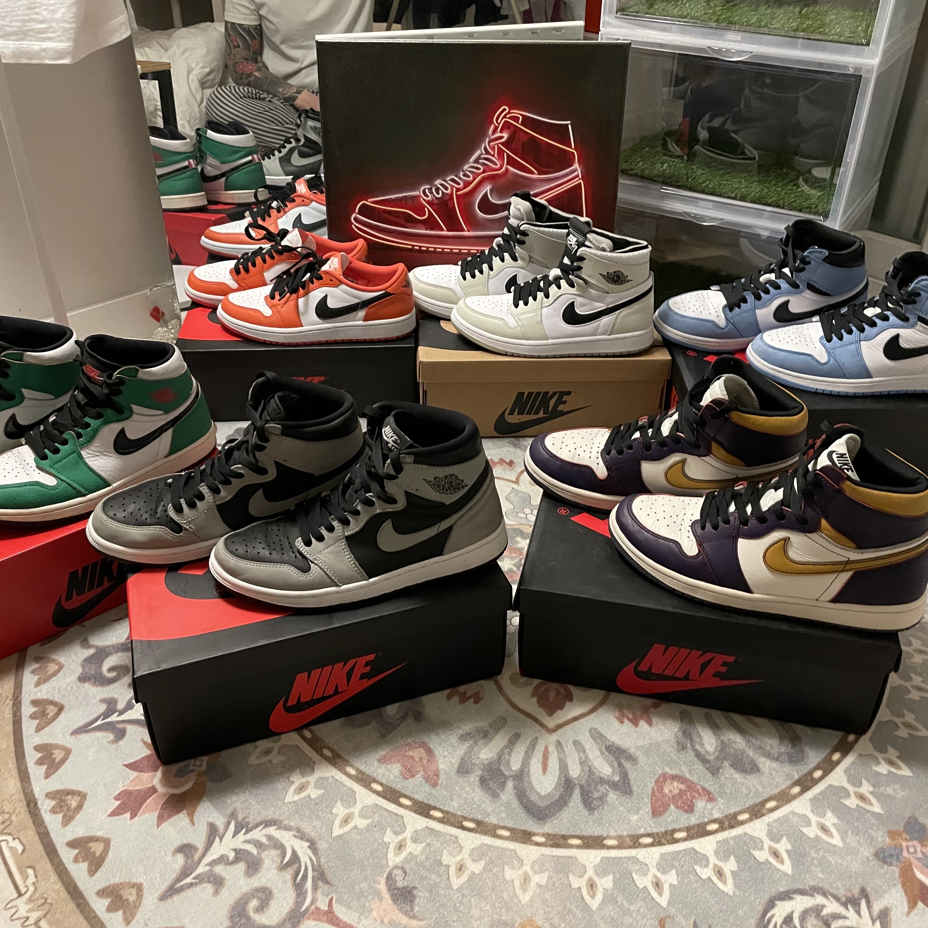 (W) Jordan 1 Low OG Starfish, Jordan 1 Retro High OG University Blue 착용 스타일