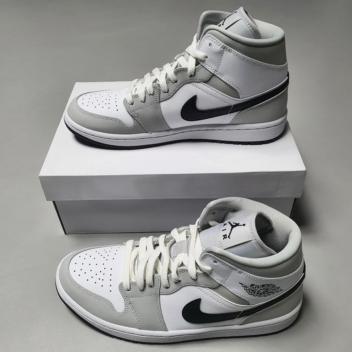 (W) Jordan 1 Mid Grey Fog 착용 스타일 - 2