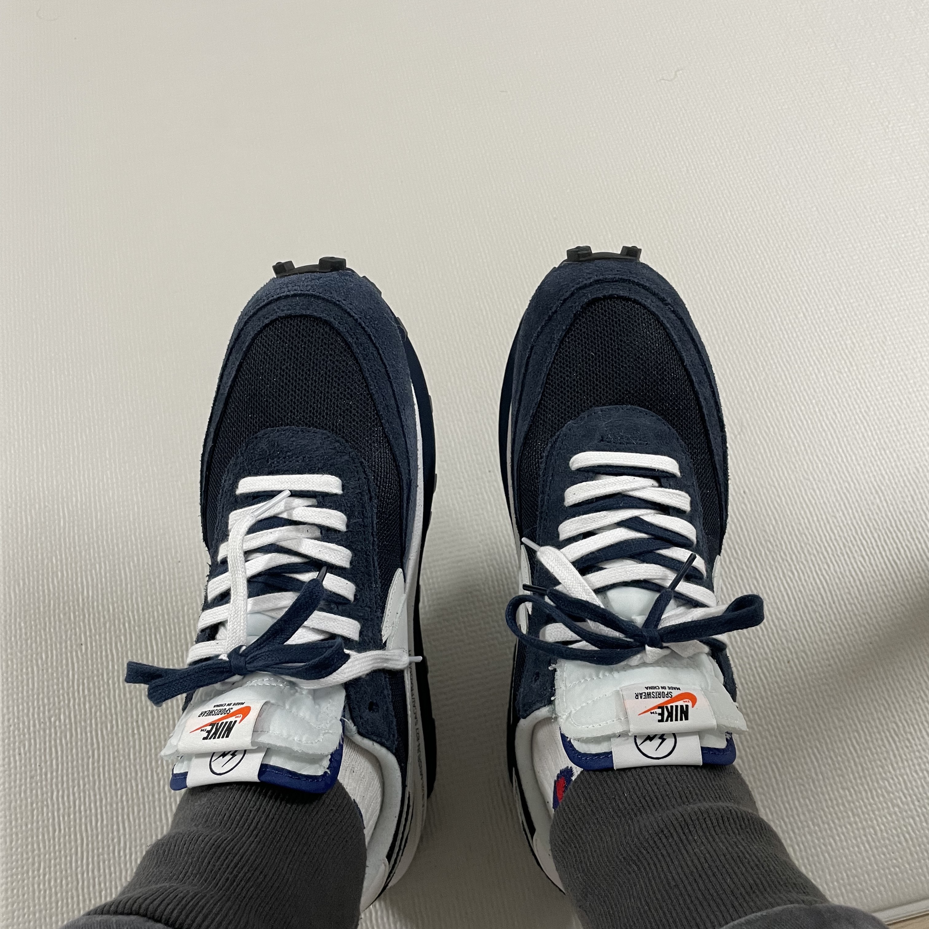 Nike x Sacai x Fragment LDWaffle Blackened Blue 착용 스타일 - 2
