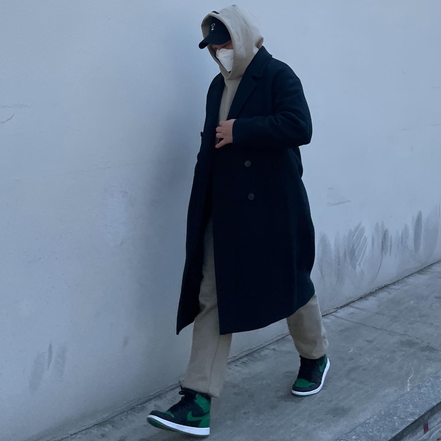 Jordan 1 Retro High OG Pine Green Black, Essentials Pull-Over Hoodie Pistachio - 21FW 착용 스타일 - 1