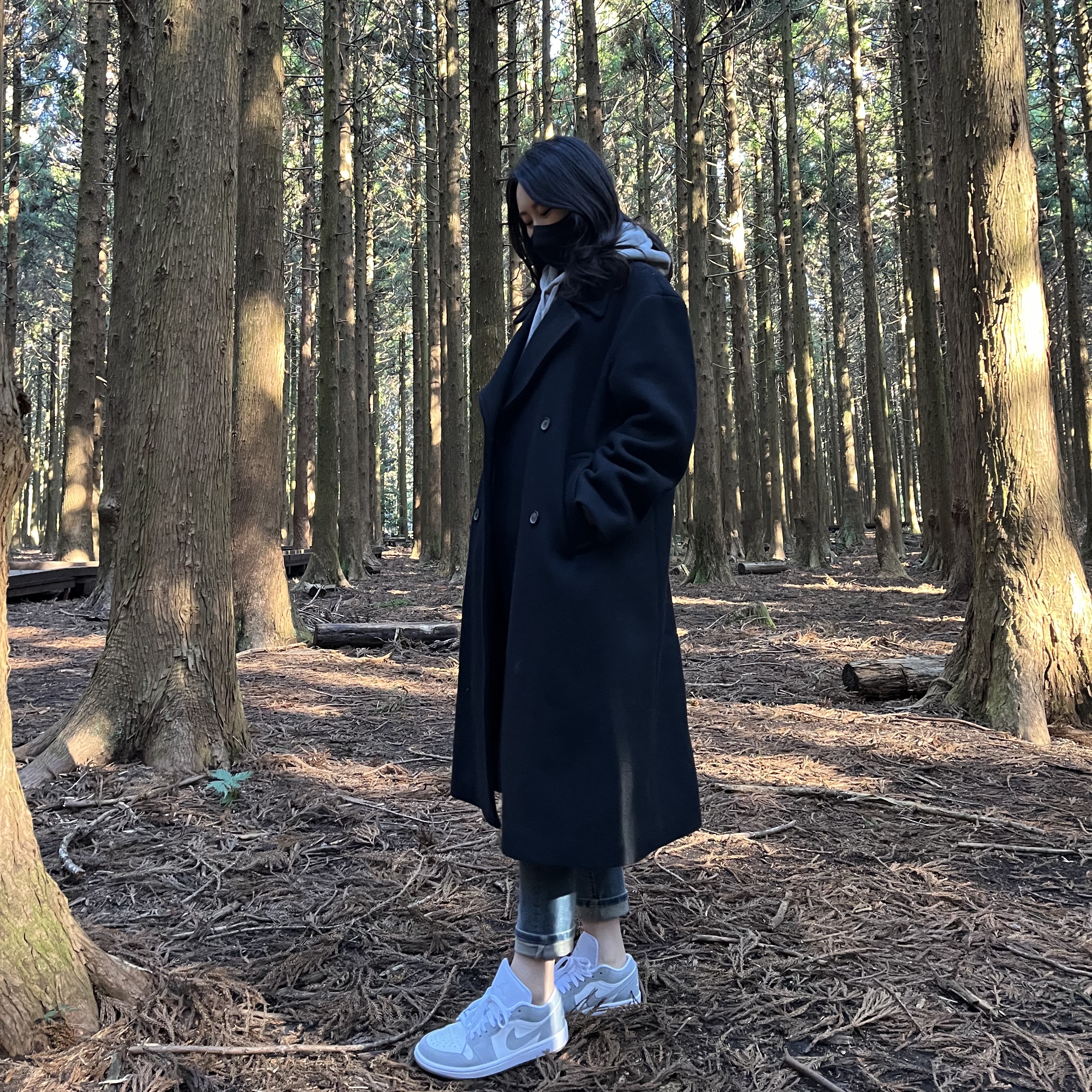 (W) Jordan 1 Low White Wolf Grey, Nike NRG Solo Swoosh Fleece Hoodie Dark Grey Heather - US/EU 착용 스타일 - 1