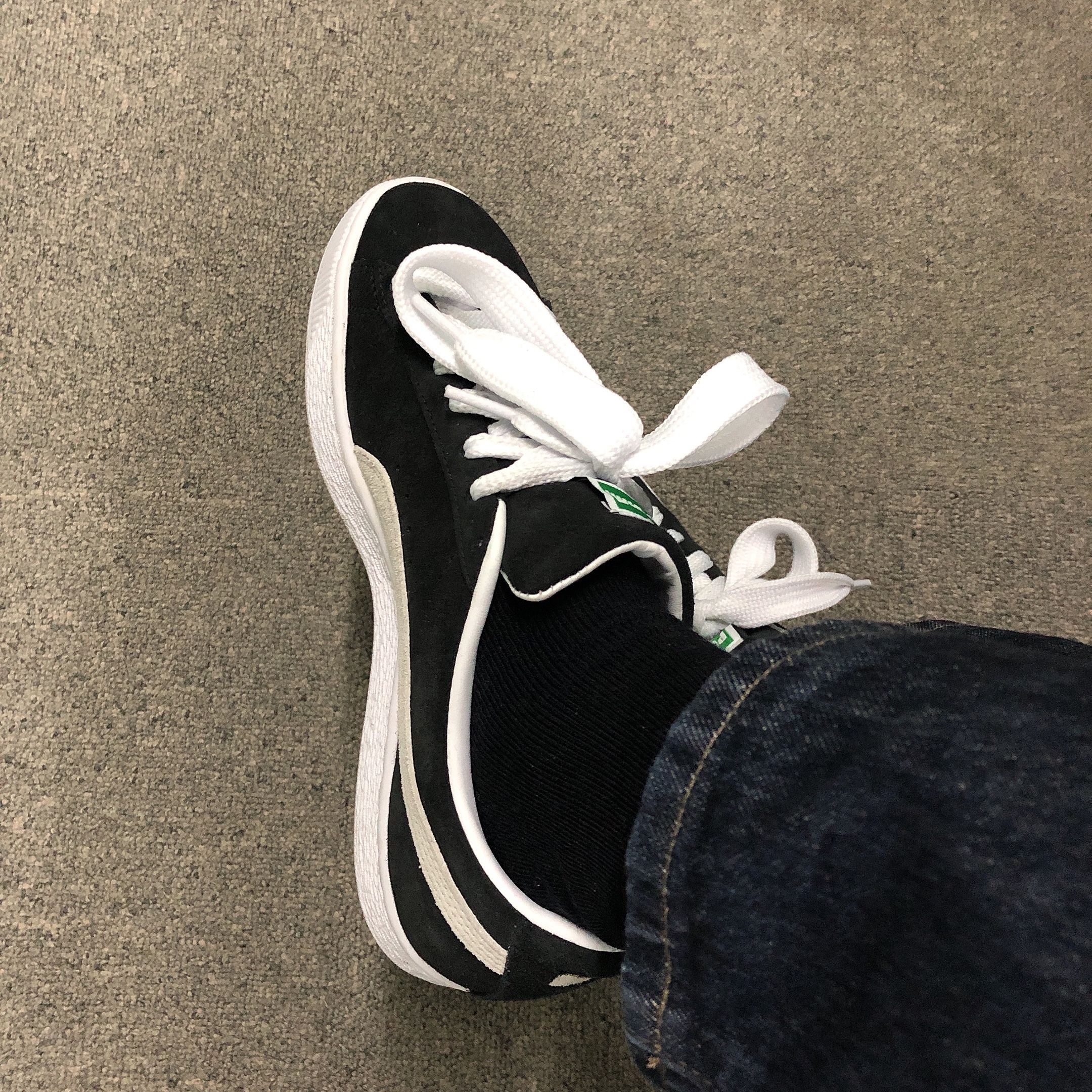 Puma Suede Classic XXI Black White 착용 스타일 - 2