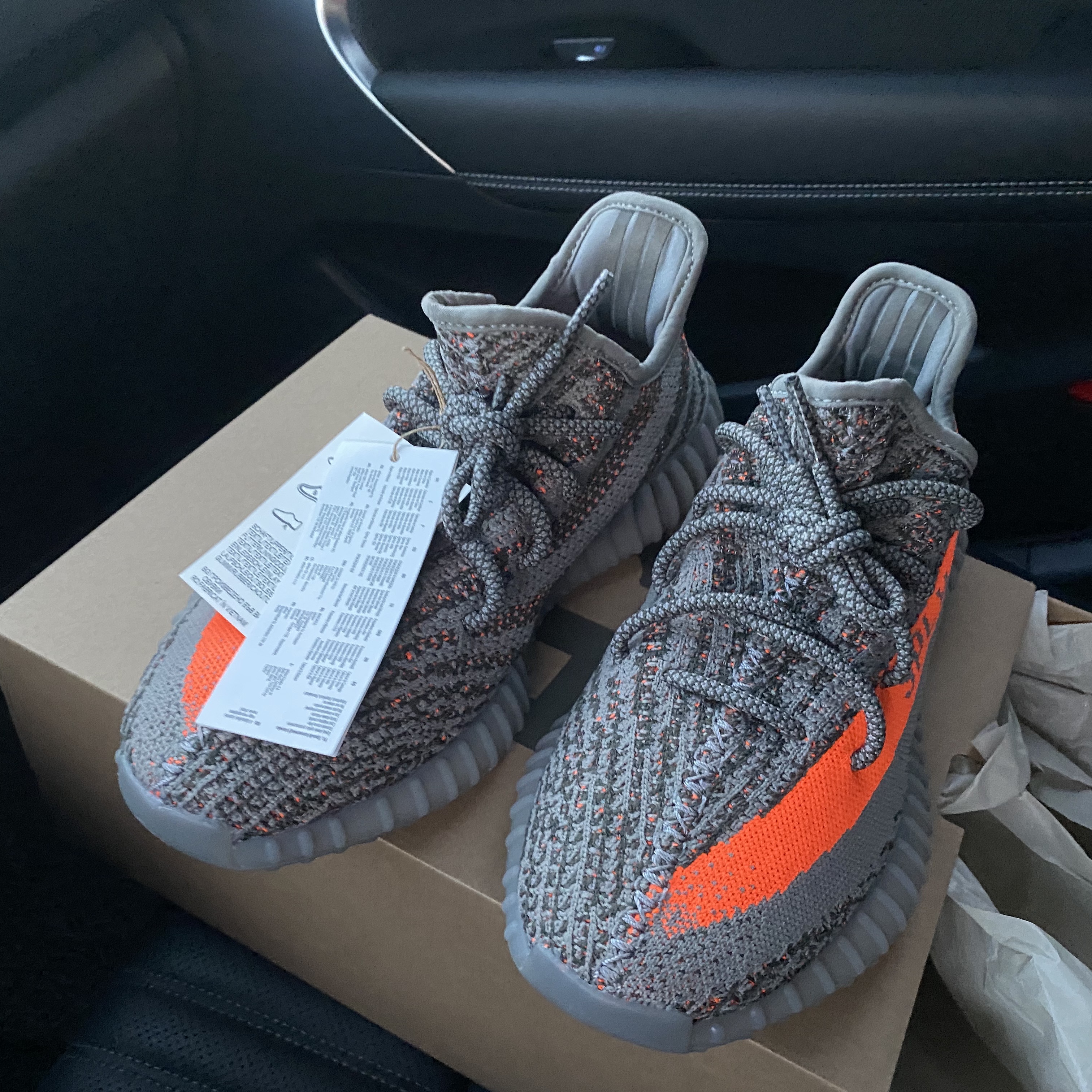Adidas Yeezy Boost 350 V2 Beluga - Reflective 착용 스타일