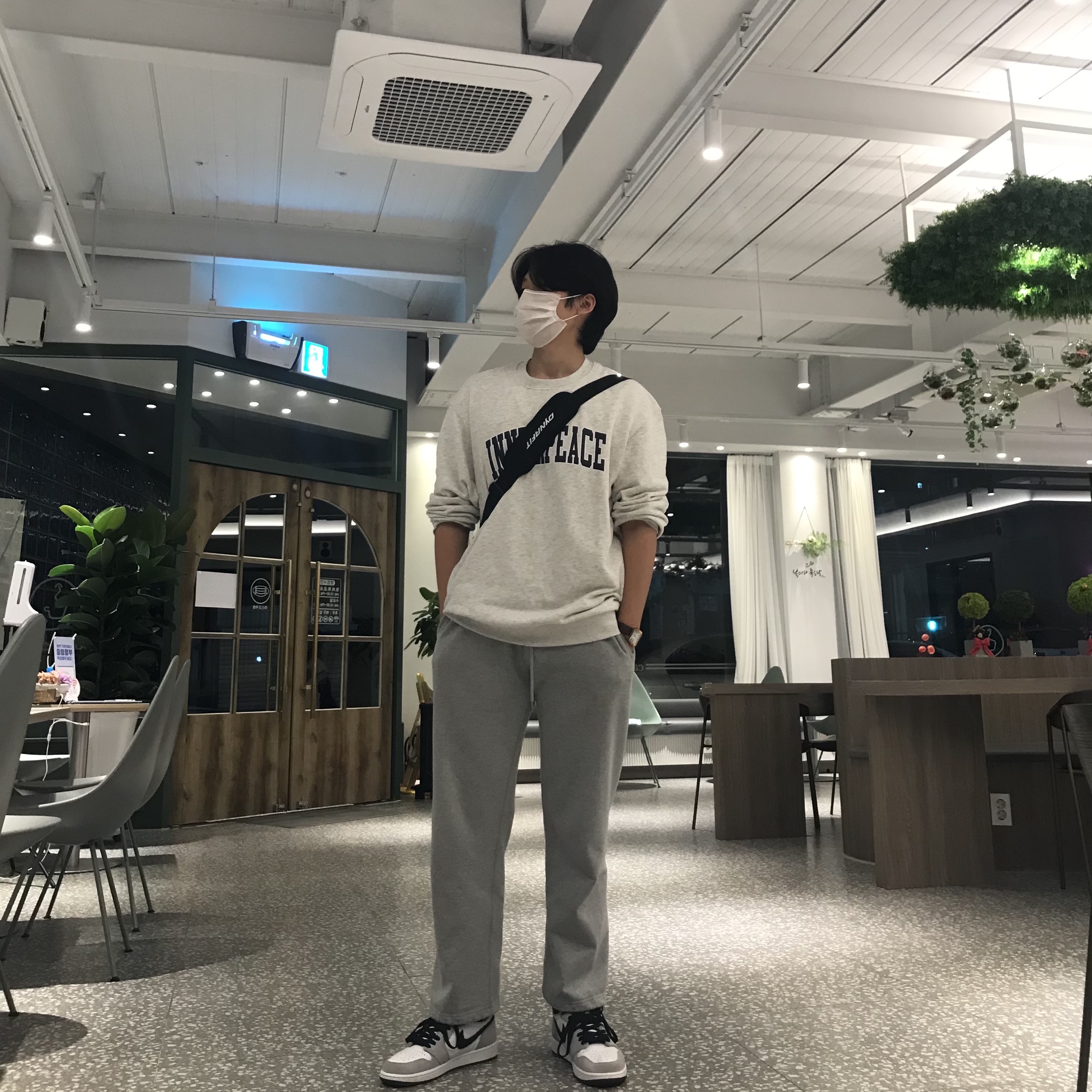 Jordan 1 Retro High OG Light Smoke Grey 착용 스타일