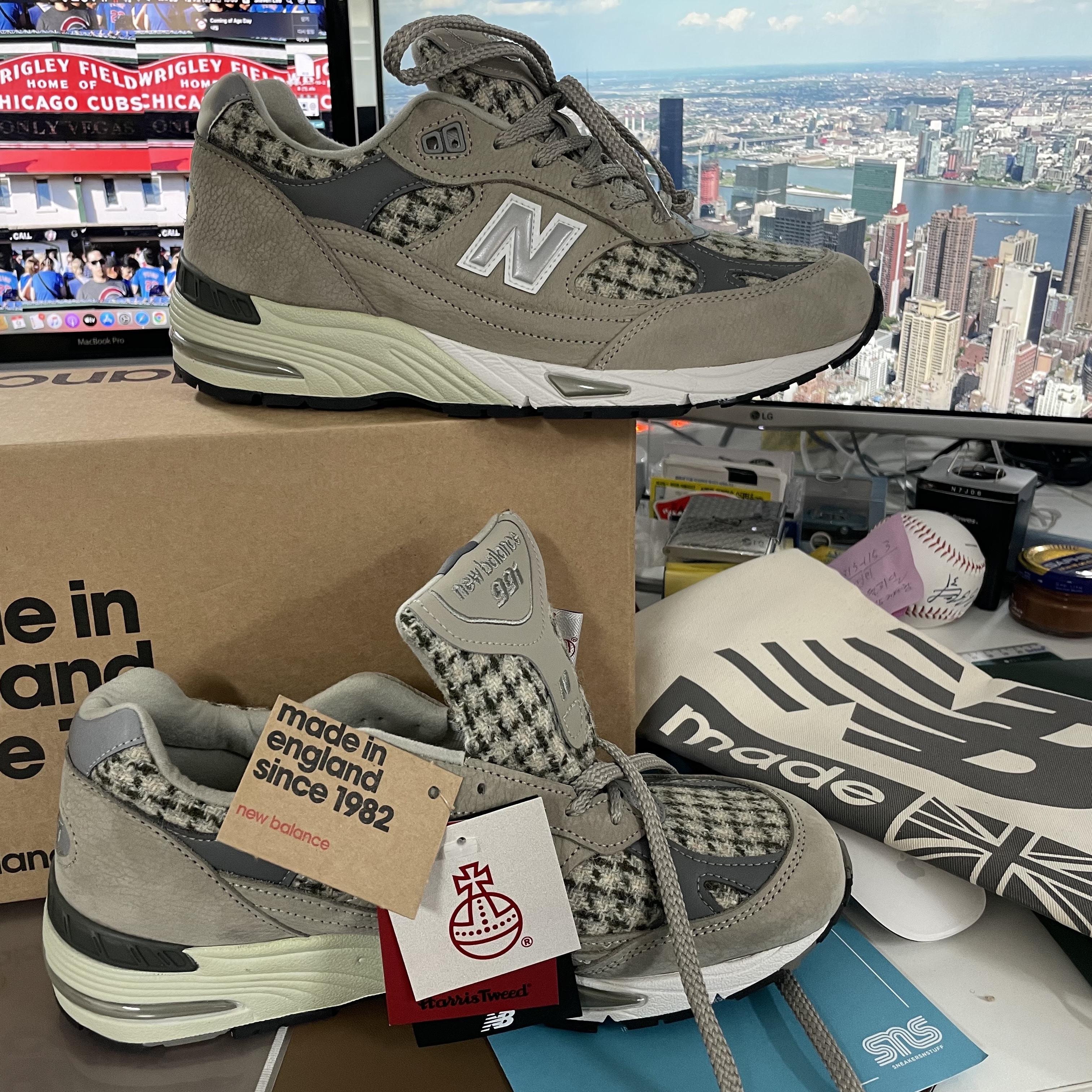 New Balance 991 Made in UK Beige Harris Tweed 착용 스타일 - 1