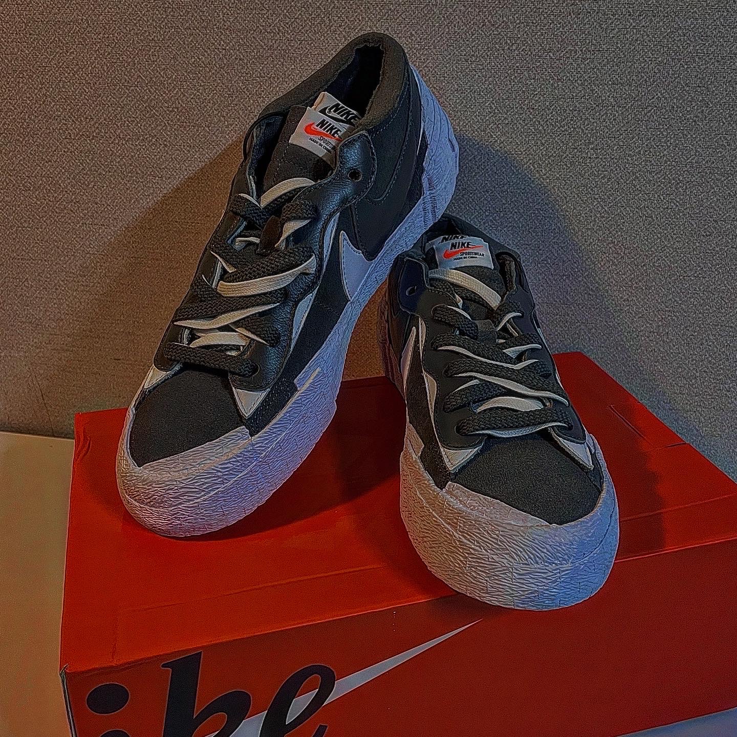 Nike x Sacai Blazer Low Iron Grey 착용 스타일 - 5