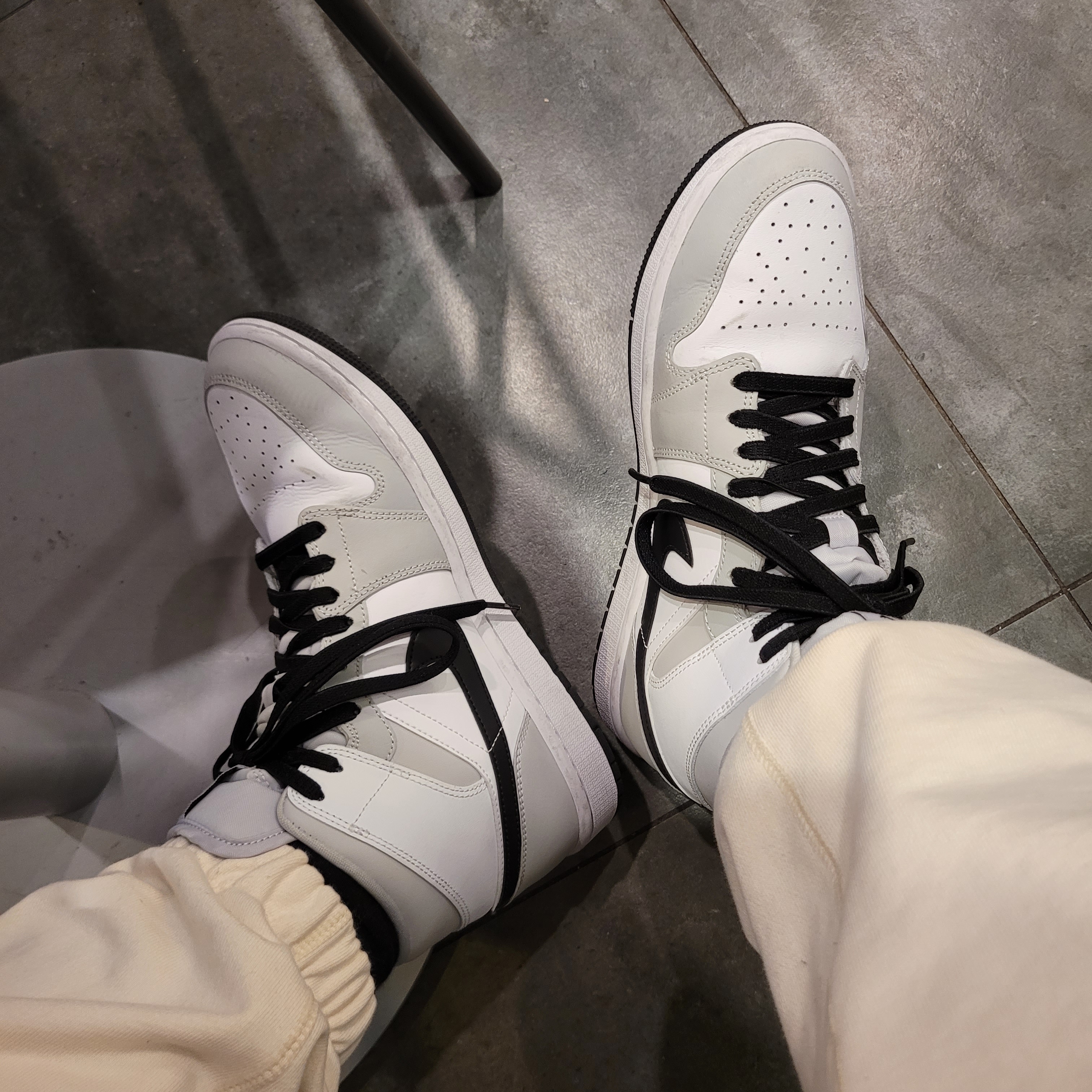 (W) Jordan 1 Mid Grey Fog 착용 스타일