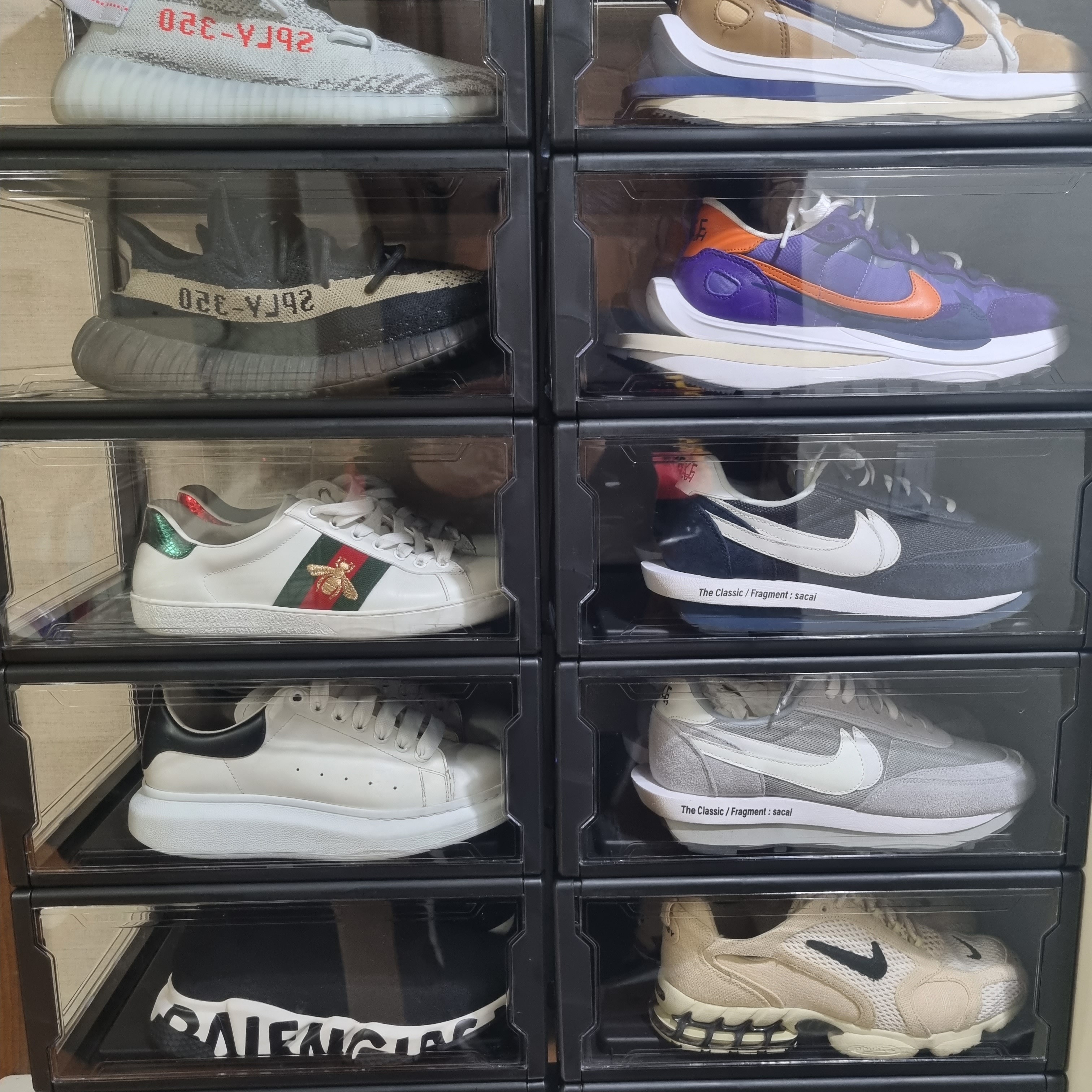 (W) Gucci Ace Bee Embroidered Sneakers, Nike x Sacai x Fragment LDWaffle Light Smoke Grey 착용 스타일