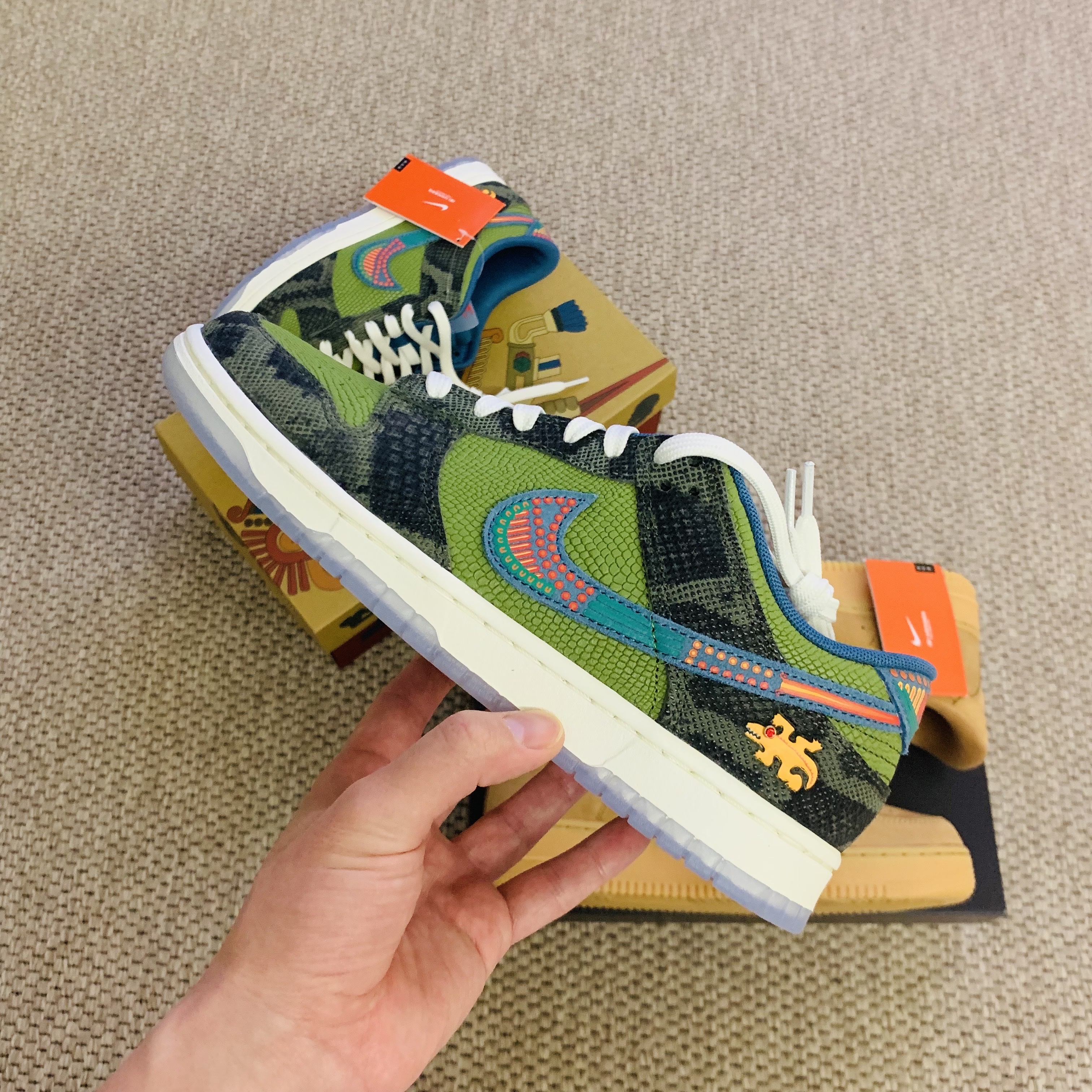 Nike Dunk Low Premium Siempre Familia, Nike Air Force 1 '07 WB Flax 착용 스타일 - 3