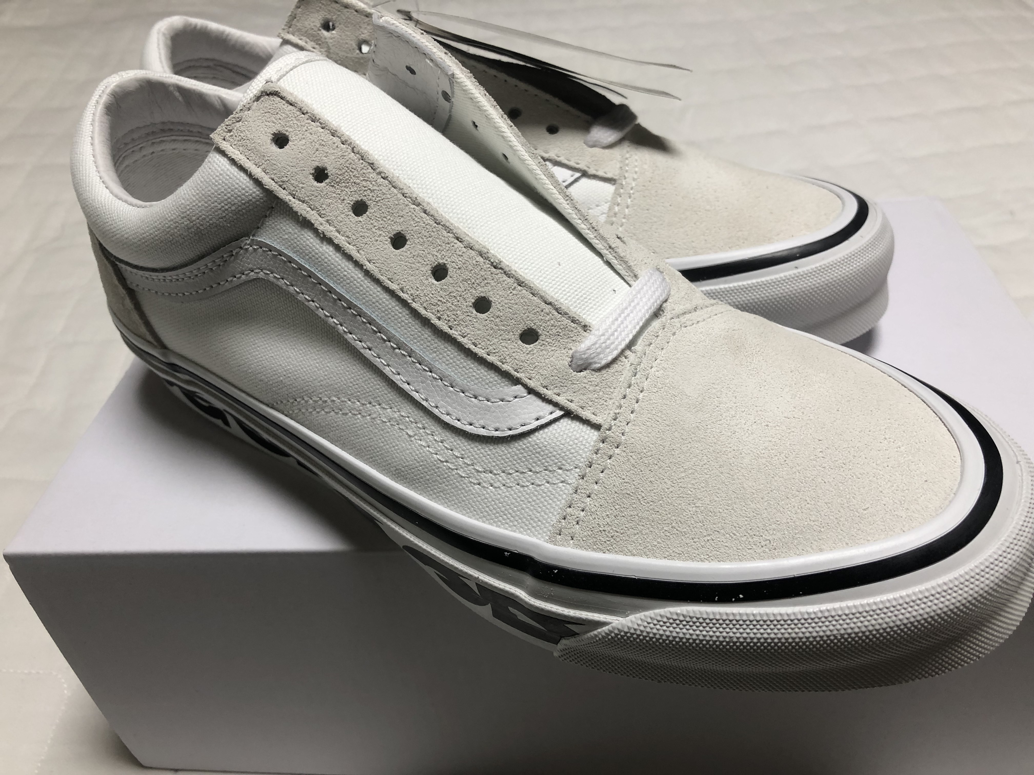 Vans Vault x CDG Old Skool LX White 착용 스타일 - 2